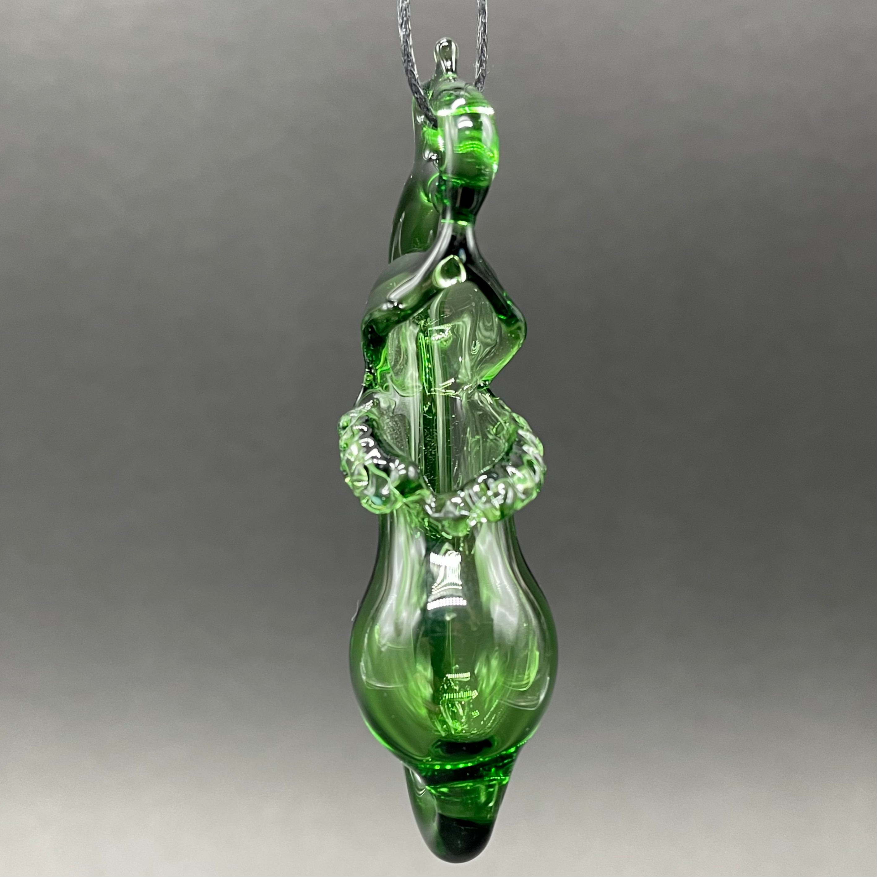 Exquisite Pitcher Plant Pendant - Unique Carnivorous Plant Jewelry for Nature Lovers | Perfect for Botanical Enthusiasts & Outdoor Adventures