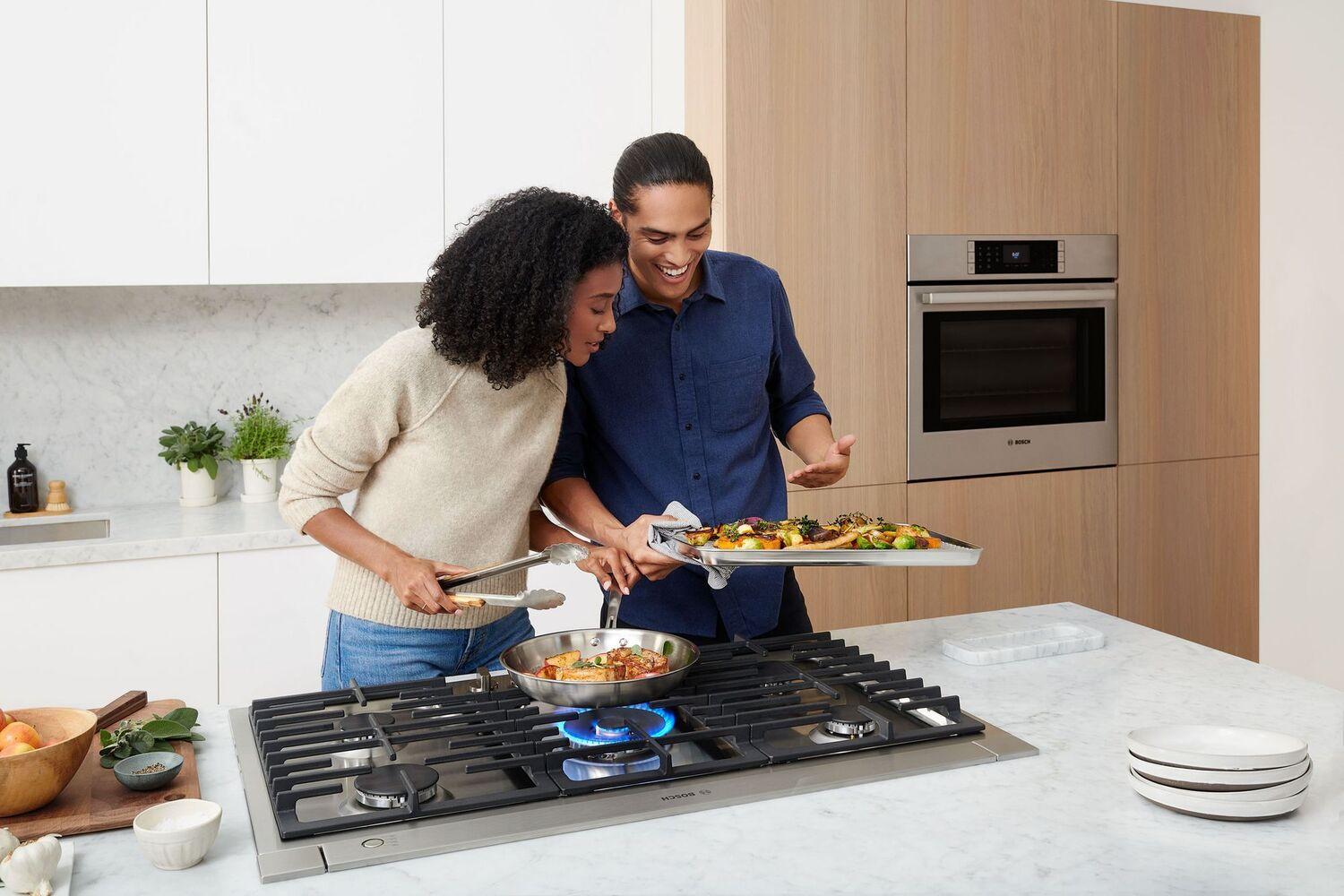 Bosch HBLP454UC Benchmark® 30-Inch Single Wall Oven in Stainless Steel - Perfect for Modern Kitchens & Professional Baking