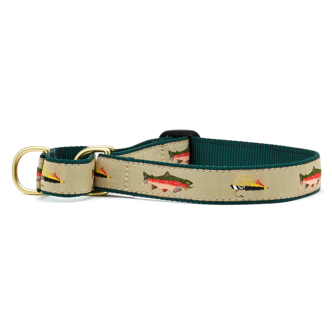 **Durable Fly Fishing Dog Collar for Outdoor Adventures - Perfect for Hiking, Camping & Fishing Trips**