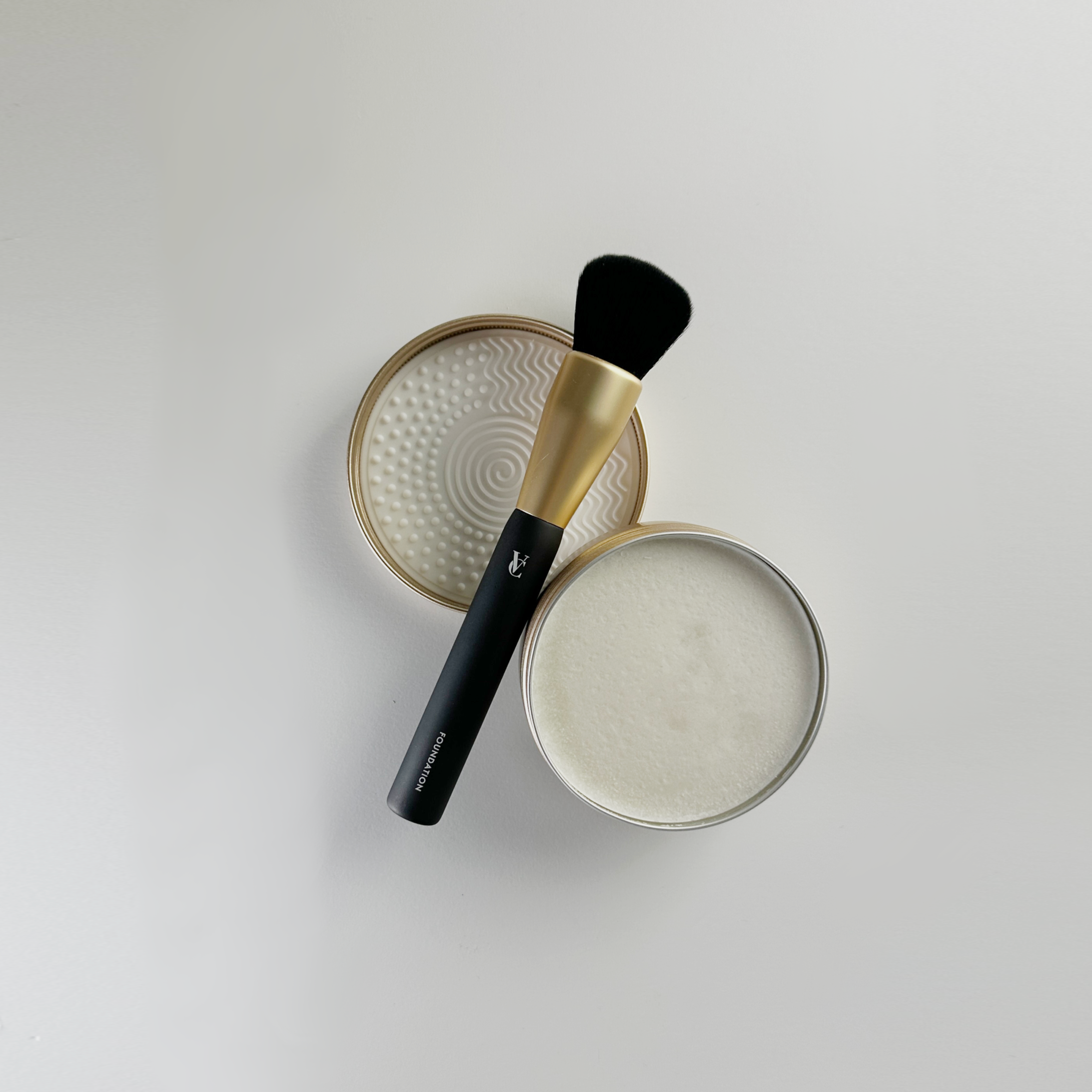 Premium Silicone Makeup Brush Cleaner - Deep Cleans & Extends Brush Life - Perfect for Daily Makeup Tool Cleaning & Professional Salon Use