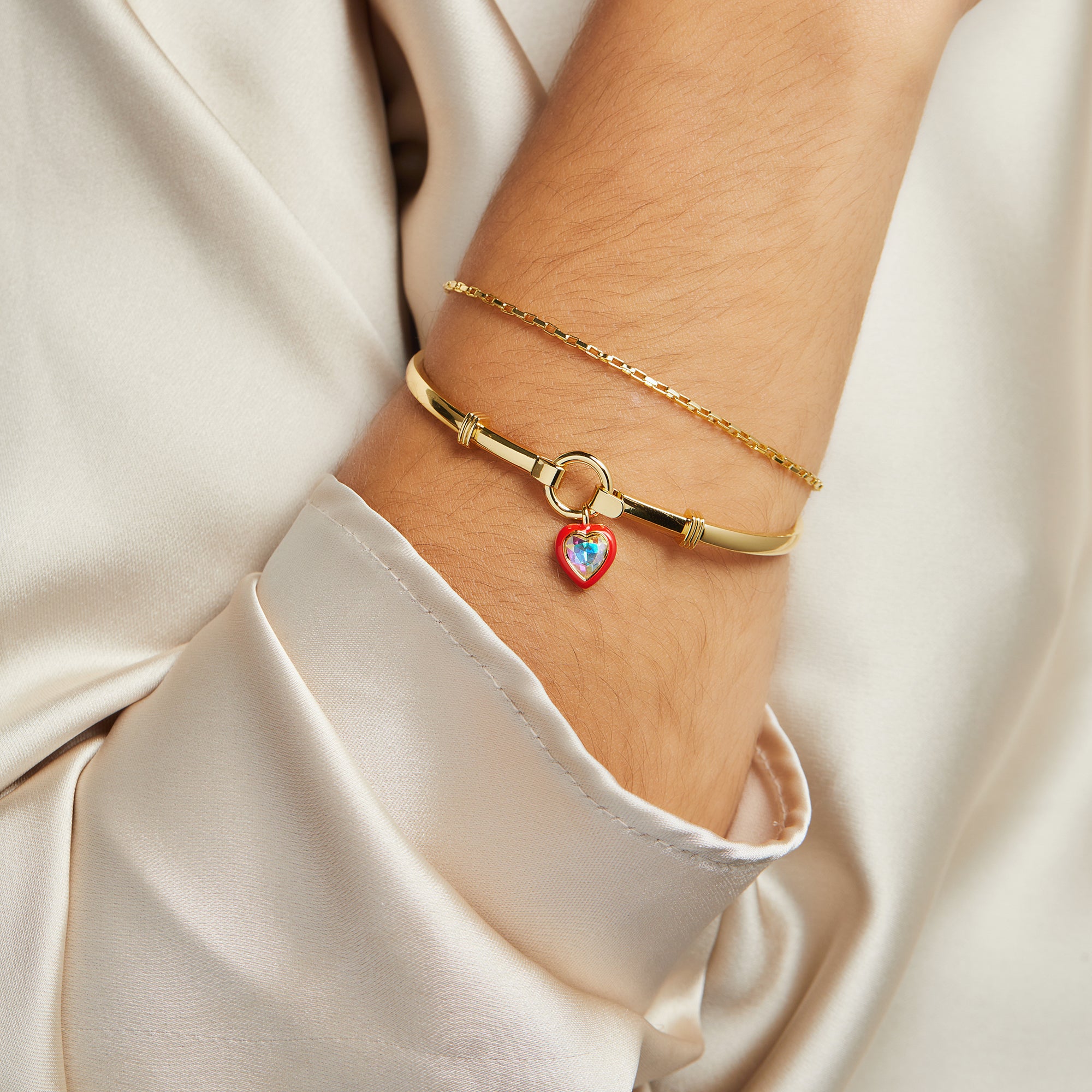Sparkling Crystal Heart Clip Bangle Bracelet for Women - Elegant Adjustable Fashion Jewelry Gift for Valentine's Day, Anniversary & Special Occasions