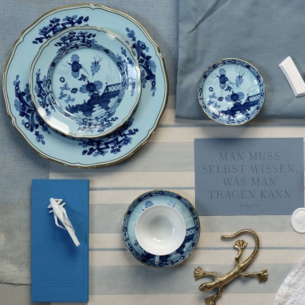 Oriente Italiano Dinner Plate Set - Elegant Iris Floral Design, Porcelain Dinnerware for Fine Dining, Restaurant & Home Decor (12-Piece) - Perfect for Italian Cuisine, Wedding Gifts & Special Occasions
