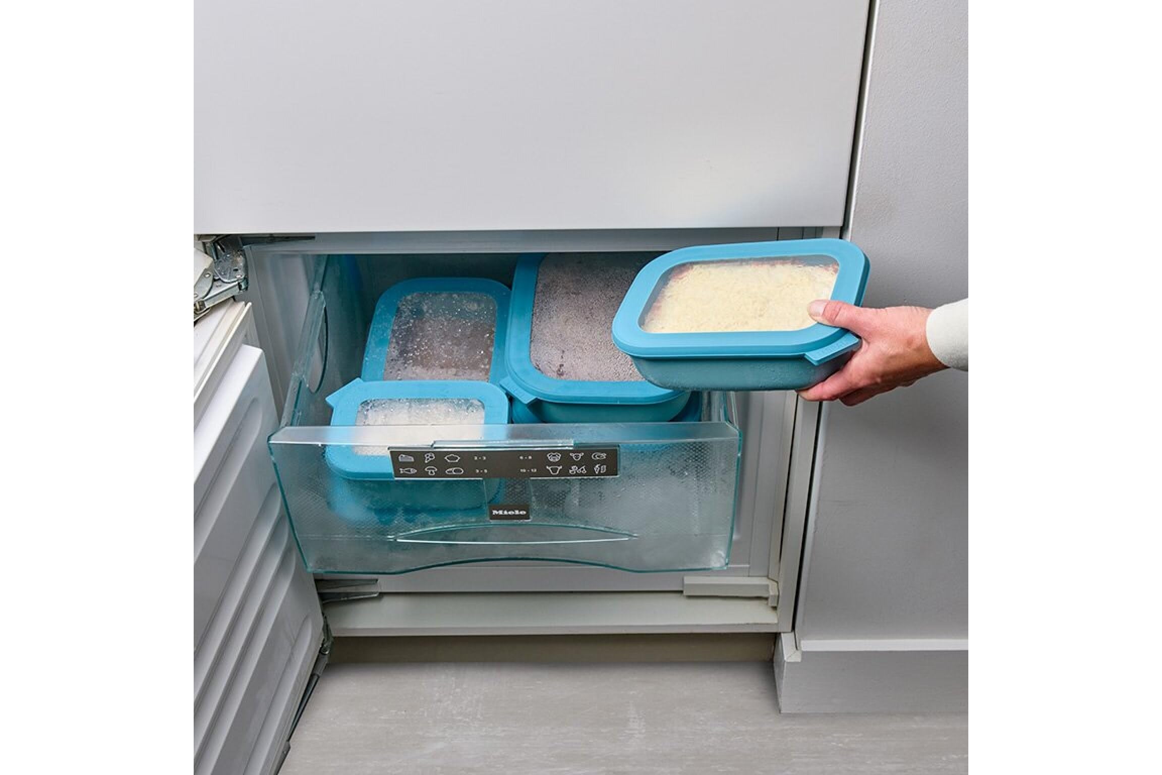 Mepal Cirqula 2000ml / 68oz Circular Rectangular Food Storage Container with Transparent Lid | BPA-Free Meal Prep & Serving Dish | Microwave & Dishwasher Safe | Nordic Denim Design | Made in Holland | Perfect for Lunches, Leftovers & Pantry Organization