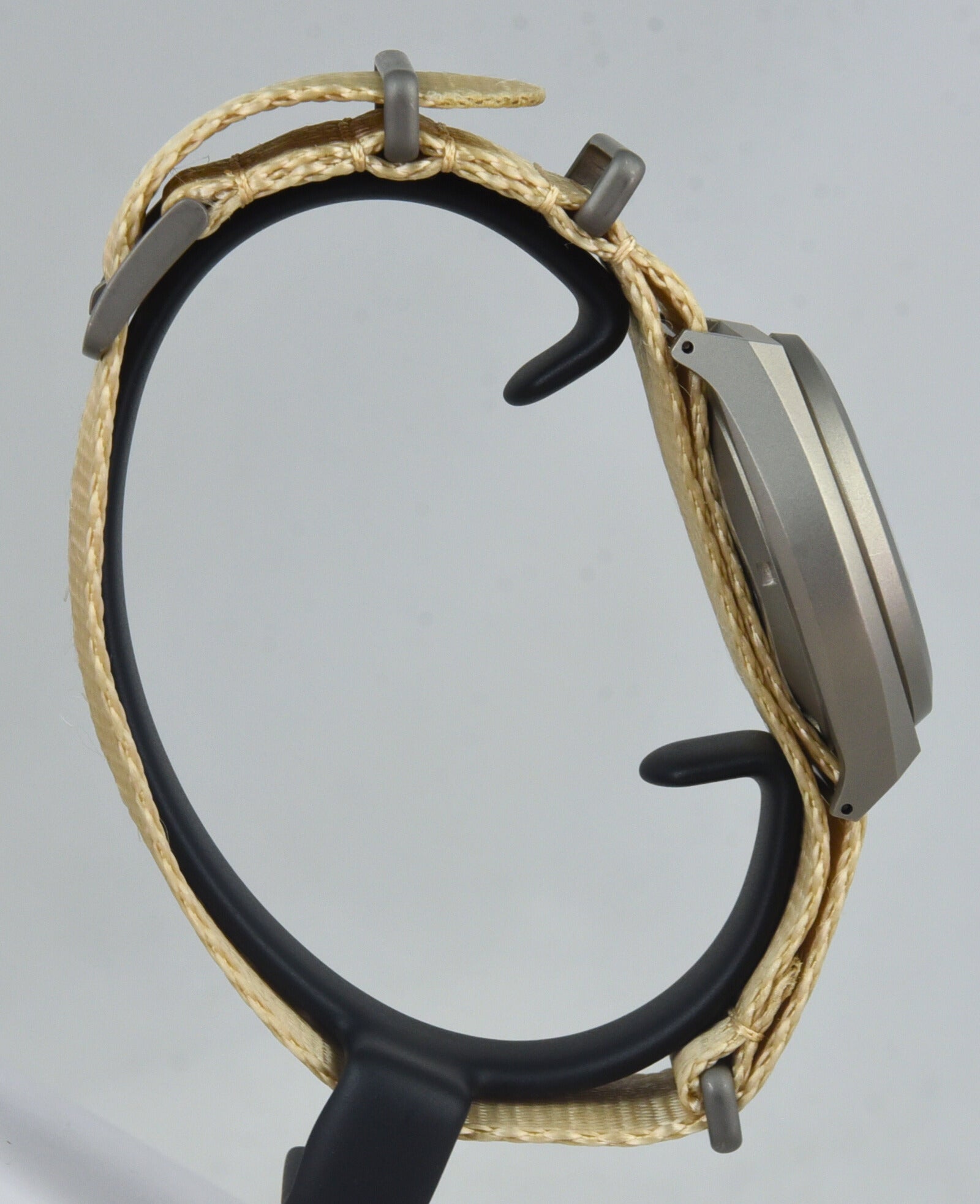 BOLDR Venture Sand Storm Watch - Pre-Owned Luxury Diver's Timepiece for Men | Perfect for Outdoor Adventures, Scuba Diving & Everyday Wear