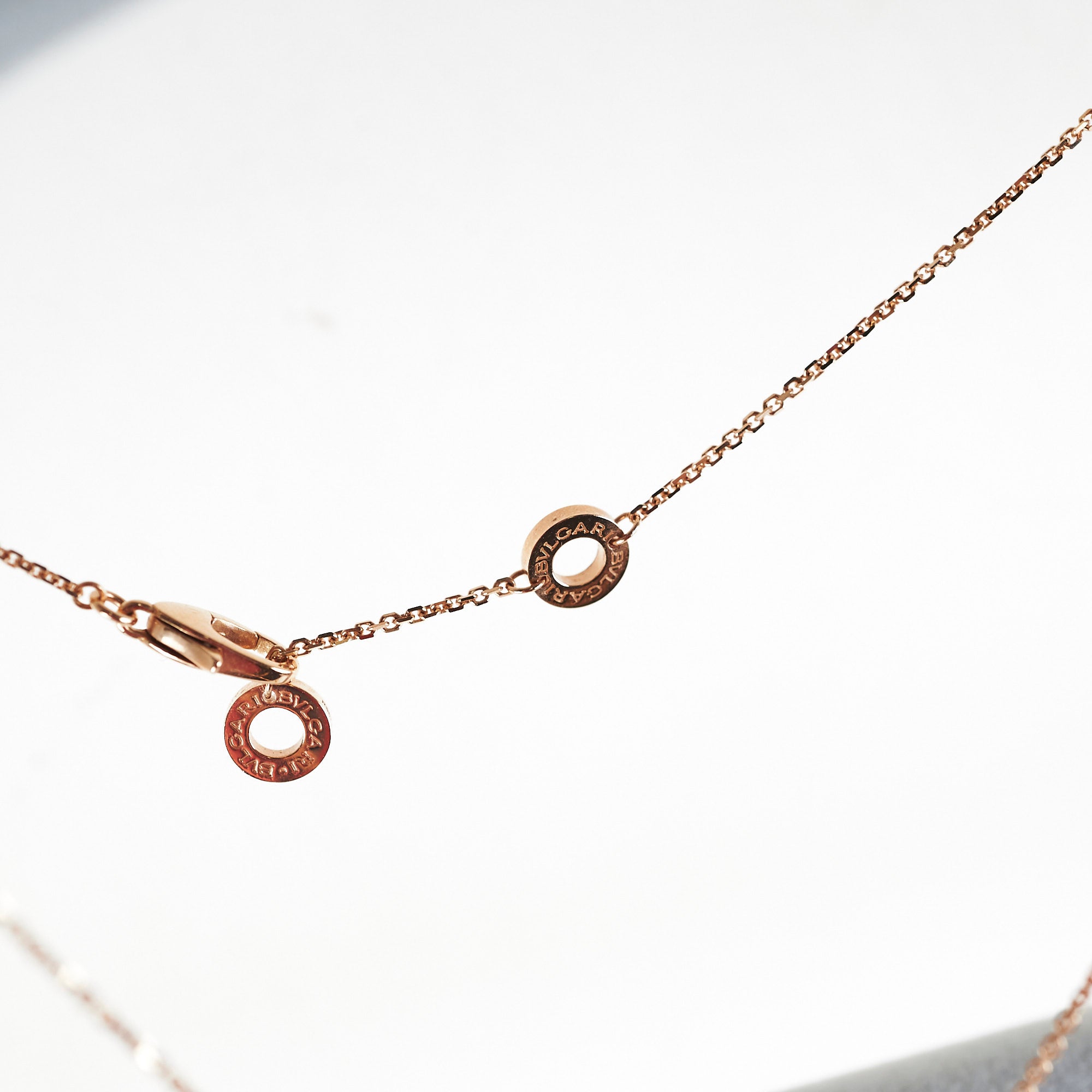 Bvlgari Divas' Dream Mother of Pearl Necklace - Elegant 18K Rose Gold Pendant with Diamonds | Perfect for Weddings, Parties & Special Occasions