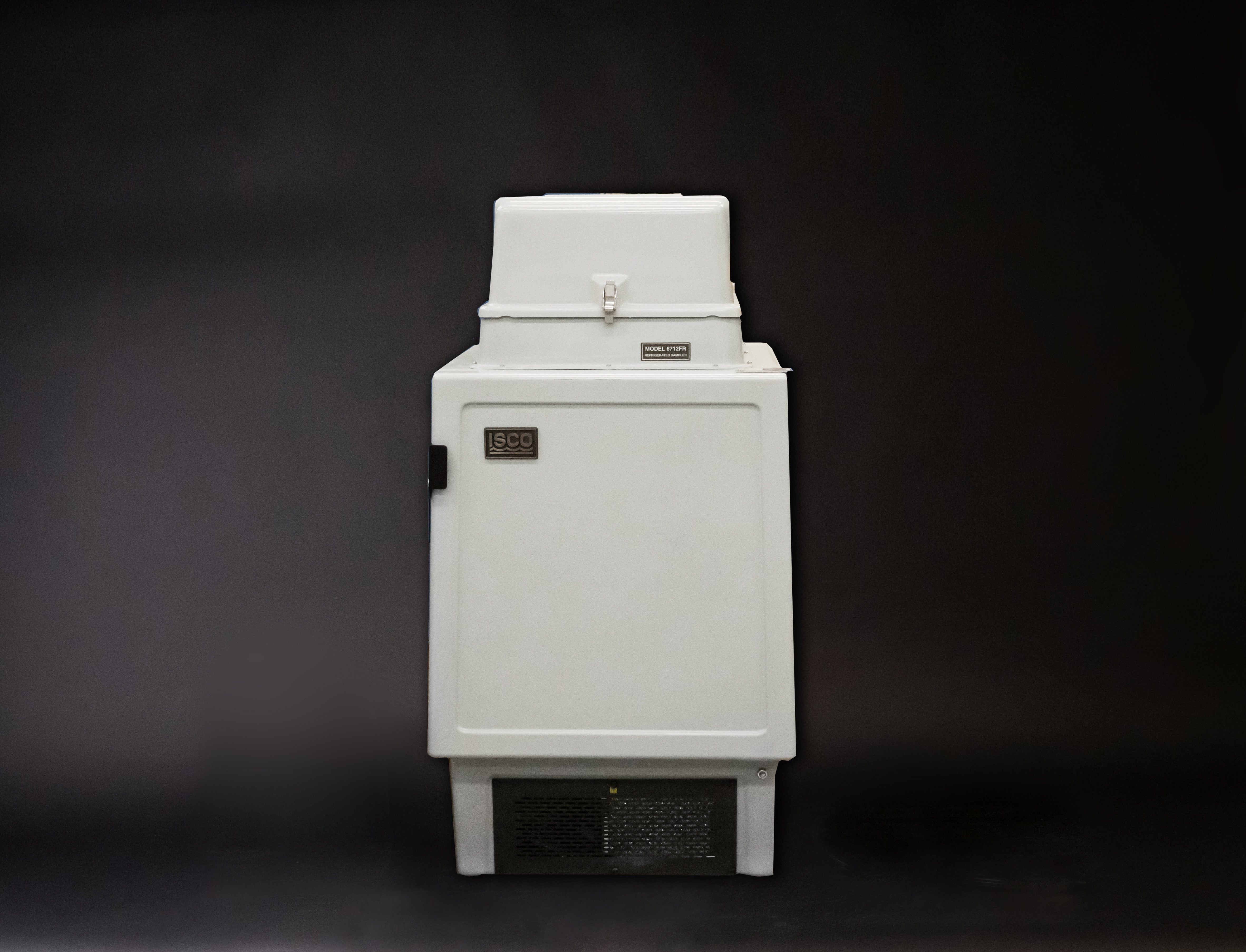 Model 6712FR Fiberglass Refrigerated Water Sampler with Temperature Logging (120VAC/60Hz) - Ideal for Environmental Monitoring, Wastewater Testing & Laboratory Sample Collection
