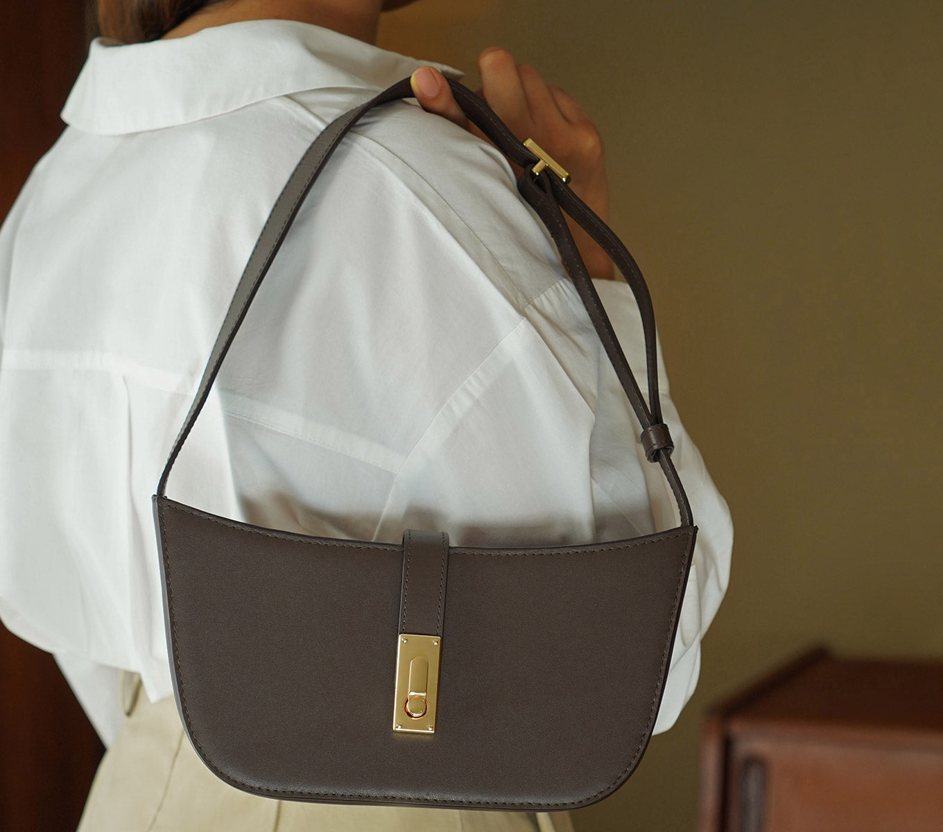 Stylish Mabel Shoulder Bag for Women - Trendy Crossbody Purse with Adjustable Strap - Perfect for Work, Travel & Everyday Use