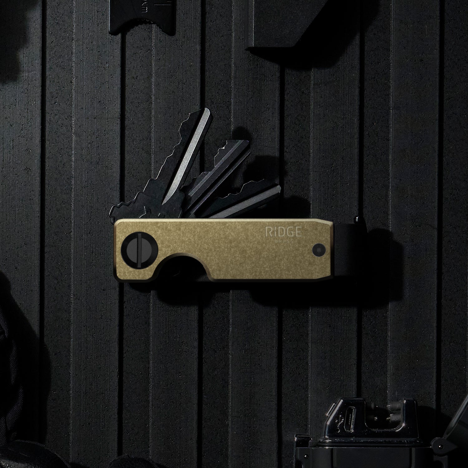Premium Ridge KeyCase Brass - Durable & Stylish Key Holder for Everyday Carry, Travel & Outdoor Adventures