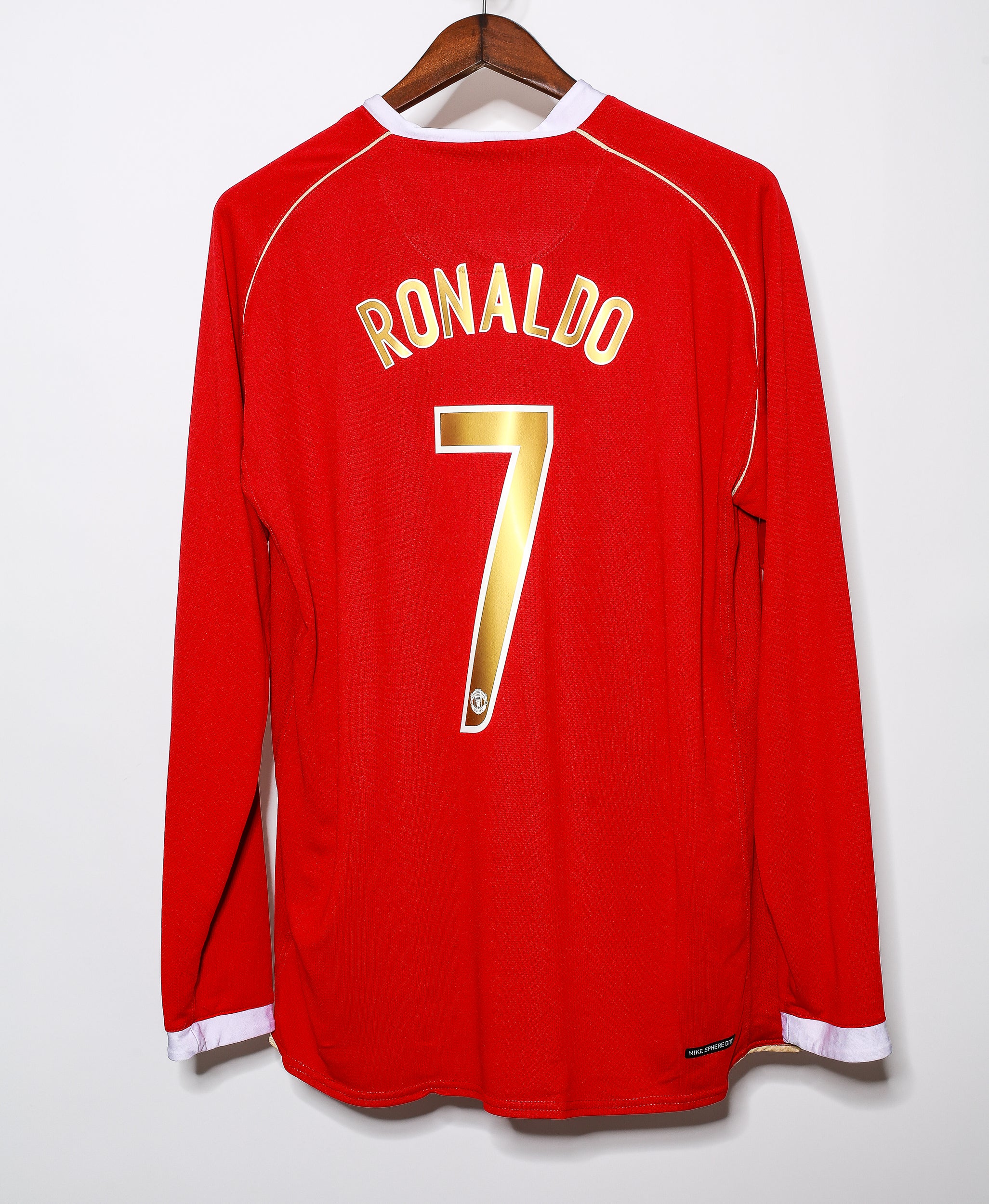 2006-2007 Manchester United Home Long Sleeve Jersey #7 Cristiano Ronaldo XL - Authentic Football Shirt for Fans, Collectors & Sports Enthusiasts - Perfect for Match Days, Gifts & Memorabilia Display