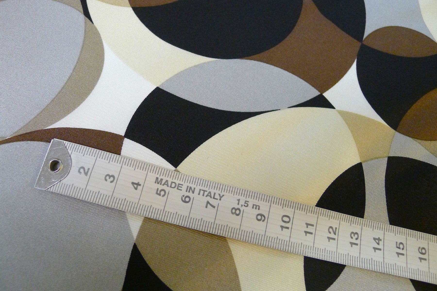 Stylish Circles Twill Fabric - Perfect for DIY Crafts, Home Decor & Fashion Sewing Projects | High-Quality Textile for Upholstery, Quilting & Apparel