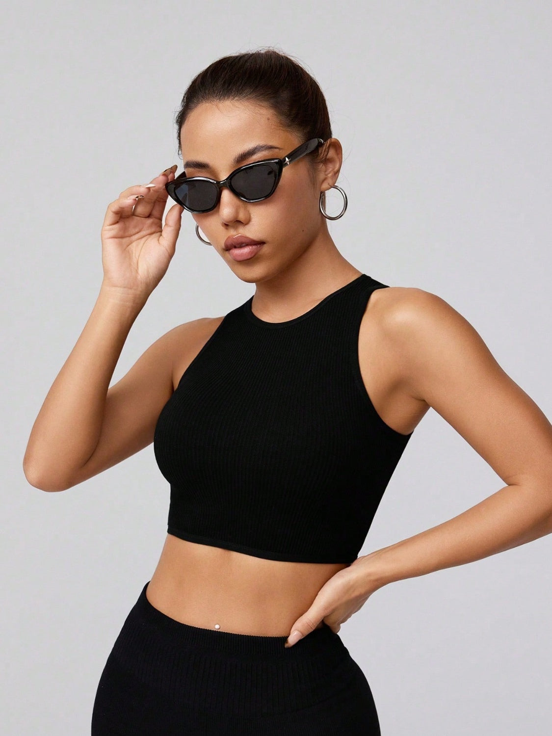 Women's Round Neck Active Tank Top - Breathable Workout Shirt for Yoga, Running & Gym - Comfortable Stretchy Fitness Tee