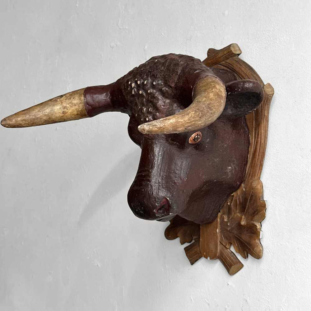 Handmade Black Forest Wooden Carved Steer Decoration - Traditional German Folk Art (D 419) - Perfect for Home Decor, Cabin Rustic Style, and Gift Giving