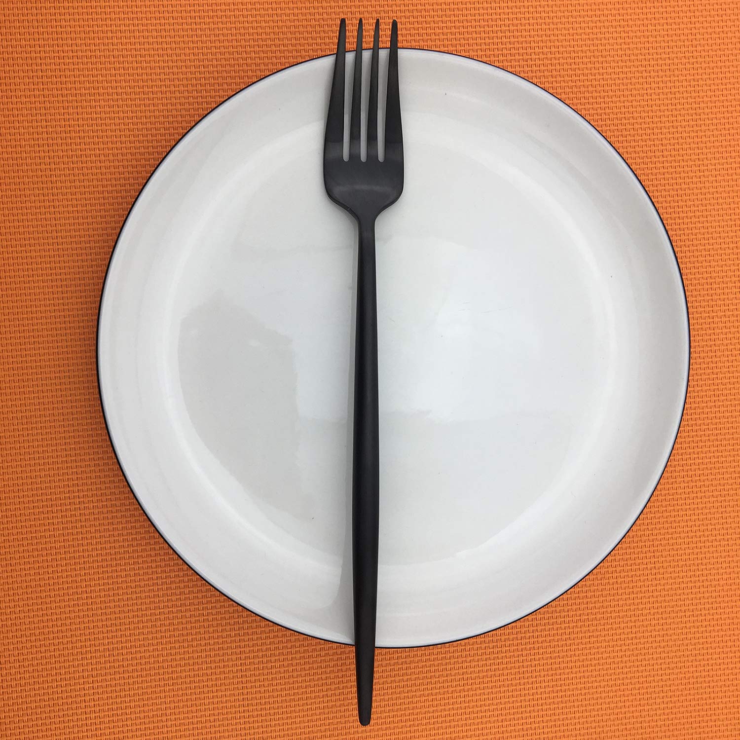 Premium 8-Piece Stainless Steel Flatware Set - 18/10 Matte Black Silverware (Forks, Spoons, Knives) - Durable Reusable Cutlery for Everyday Dining, Dinner Parties & Gifts - Elegant Tableware for Home, Restaurant & Outdoor Use