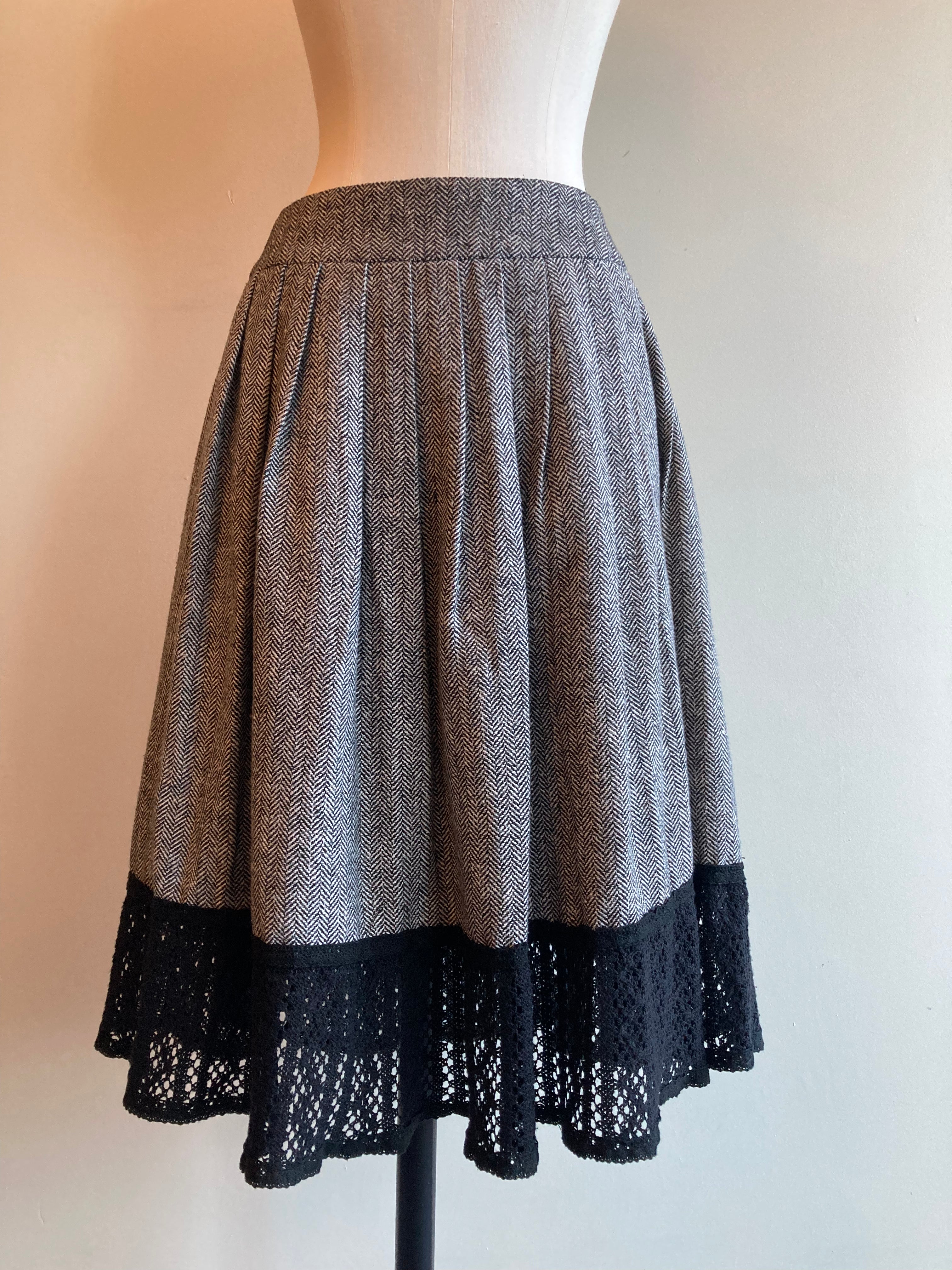 Stylish Houndstooth Skirt Suit for Women - Elegant Office Wear & Business Attire - Perfect for Work, Interviews, and Professional Events