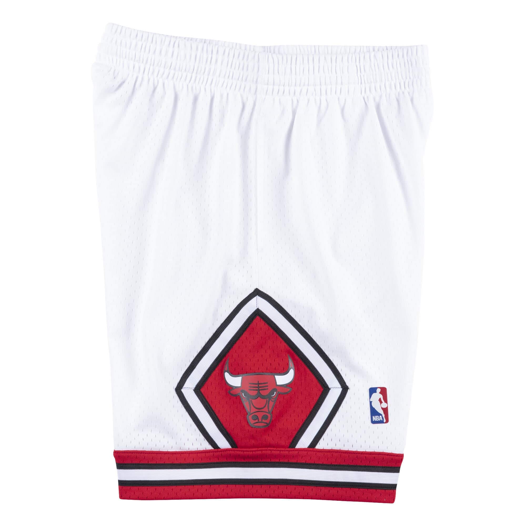 Mitchell & Ness NBA Chicago Bulls Swingman Shorts for Men - White Basketball Shorts for Casual Wear, Gym & Street Style