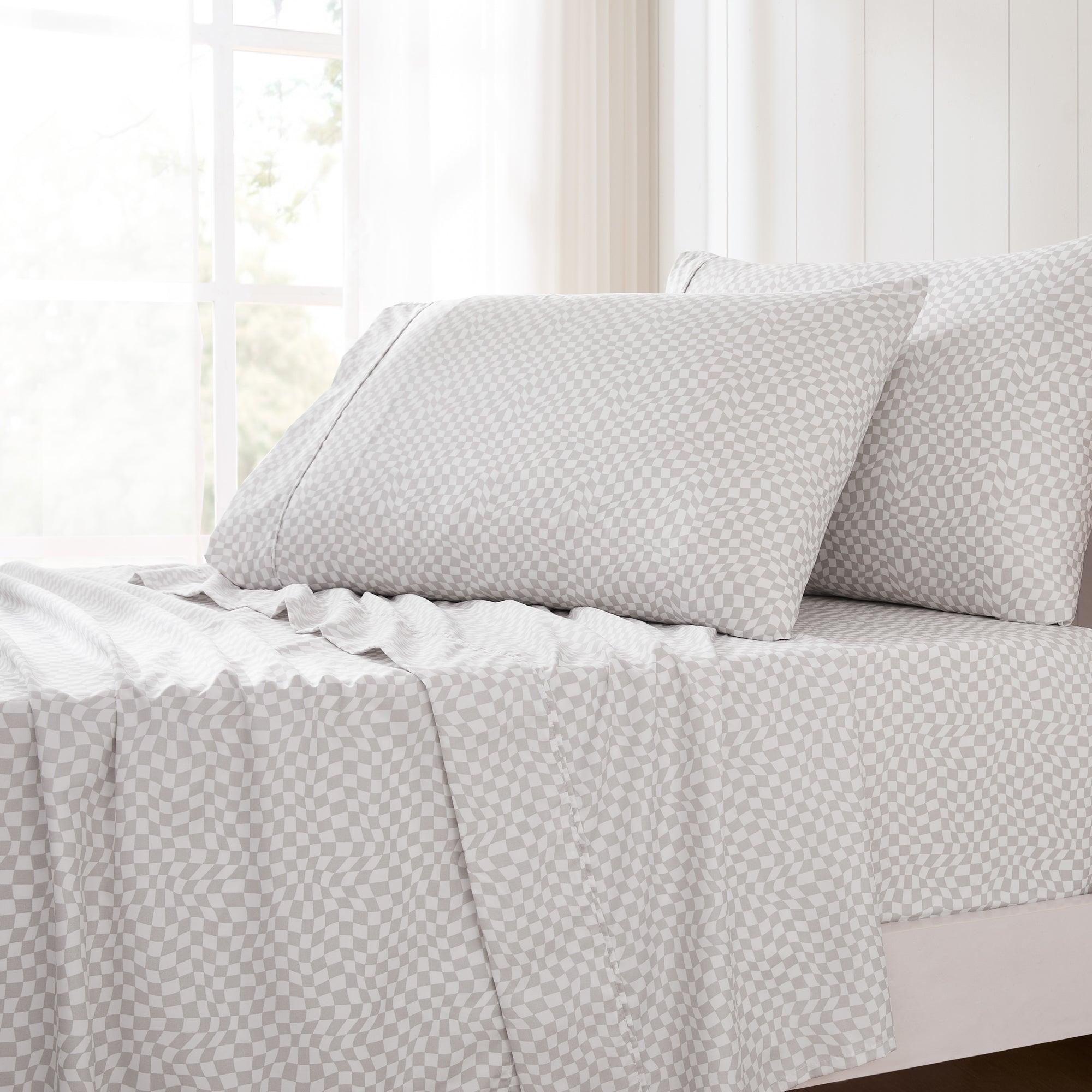 Circus Wavy Checks Sheet Set - Soft & Breathable Cotton Bedding for Kids & Adults - Perfect for Bedrooms, Dorms, and Guest Rooms