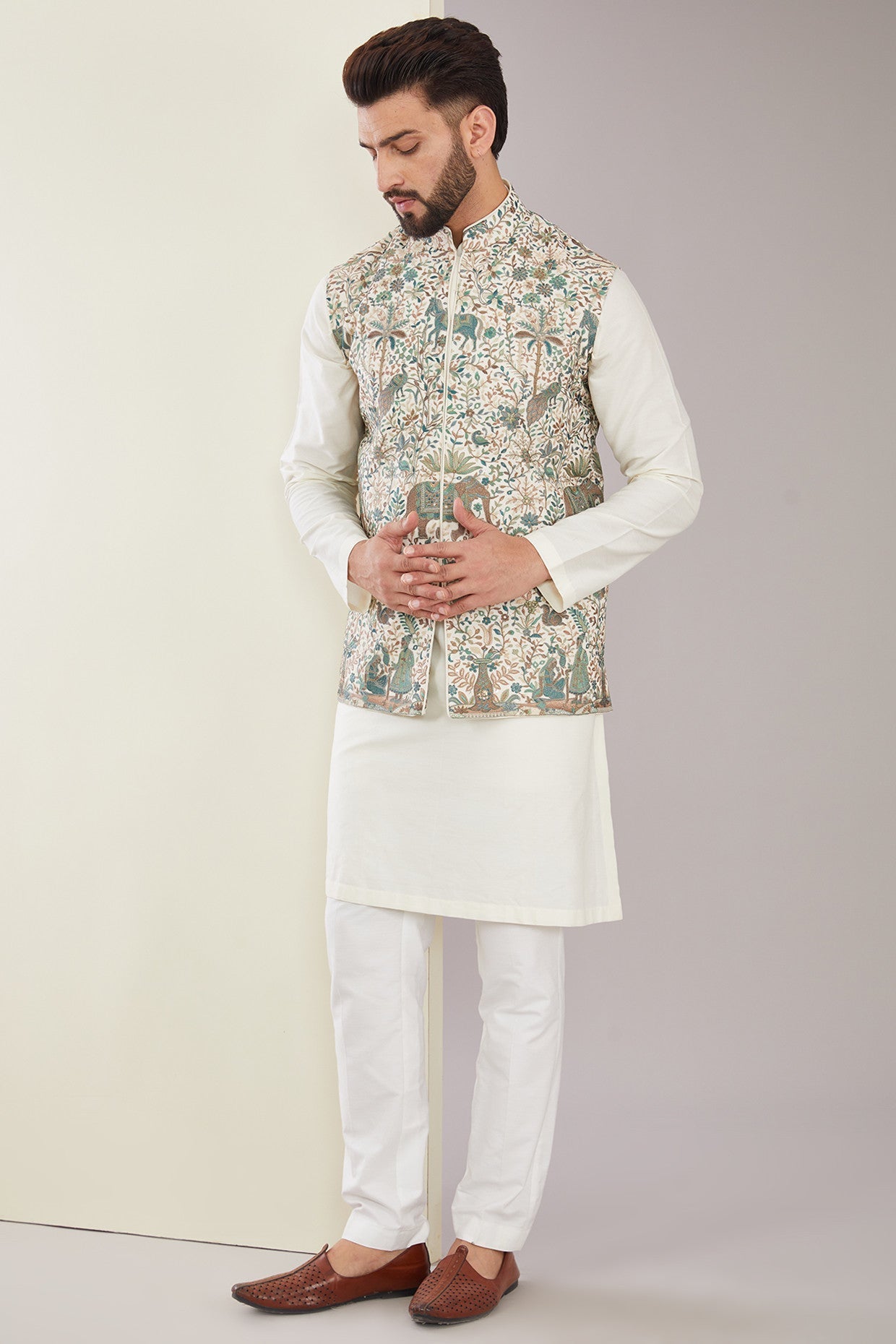 Exquisite Kashmiri Embroidered Short Nehru Jacket for Men - Traditional Indian Ethnic Wear - Perfect for Weddings, Festivals & Cultural Events