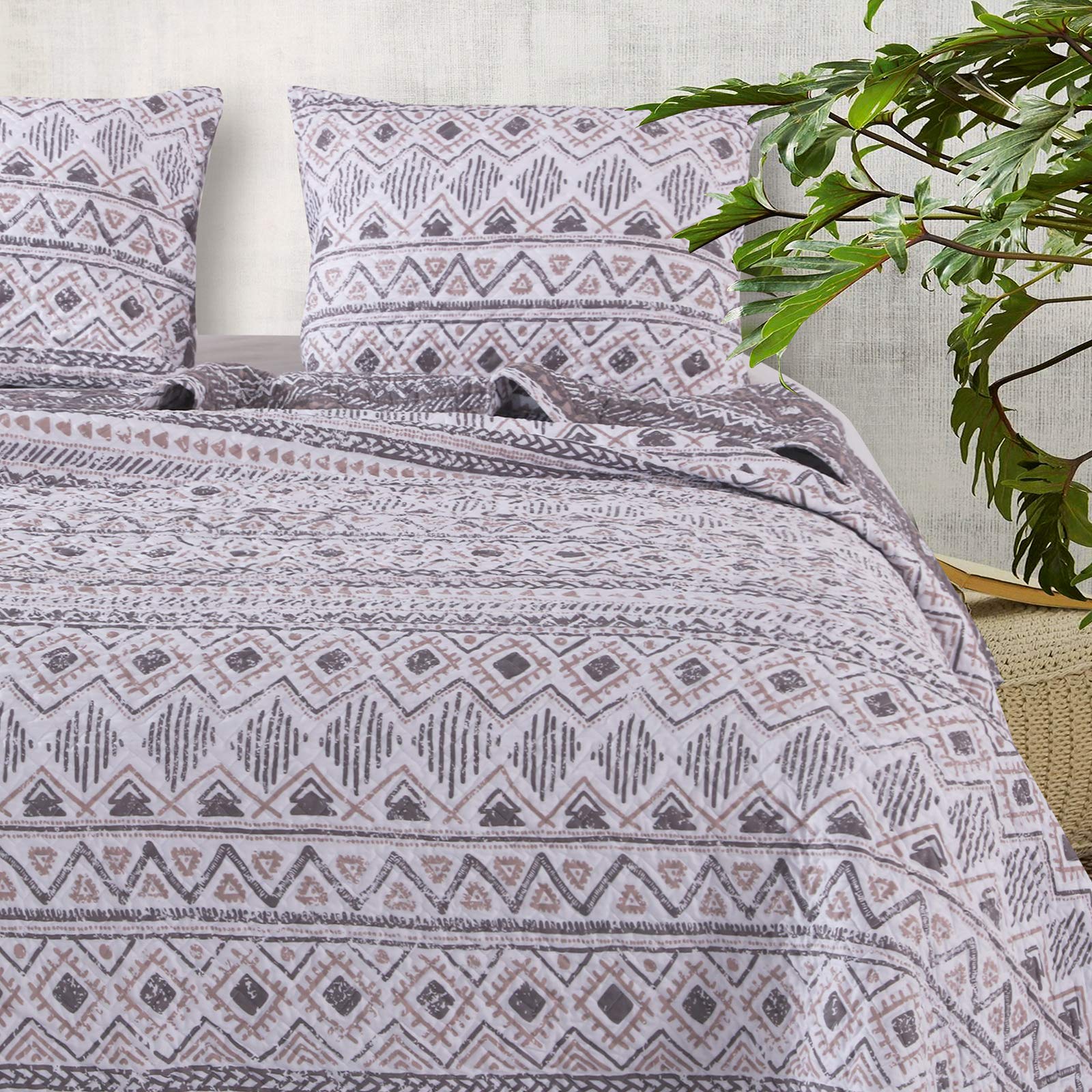 Premium Denmark Quilt Set - King/California King Size - Soft Ivory Luxury Bedding for Master Bedroom & Guest Room Decor