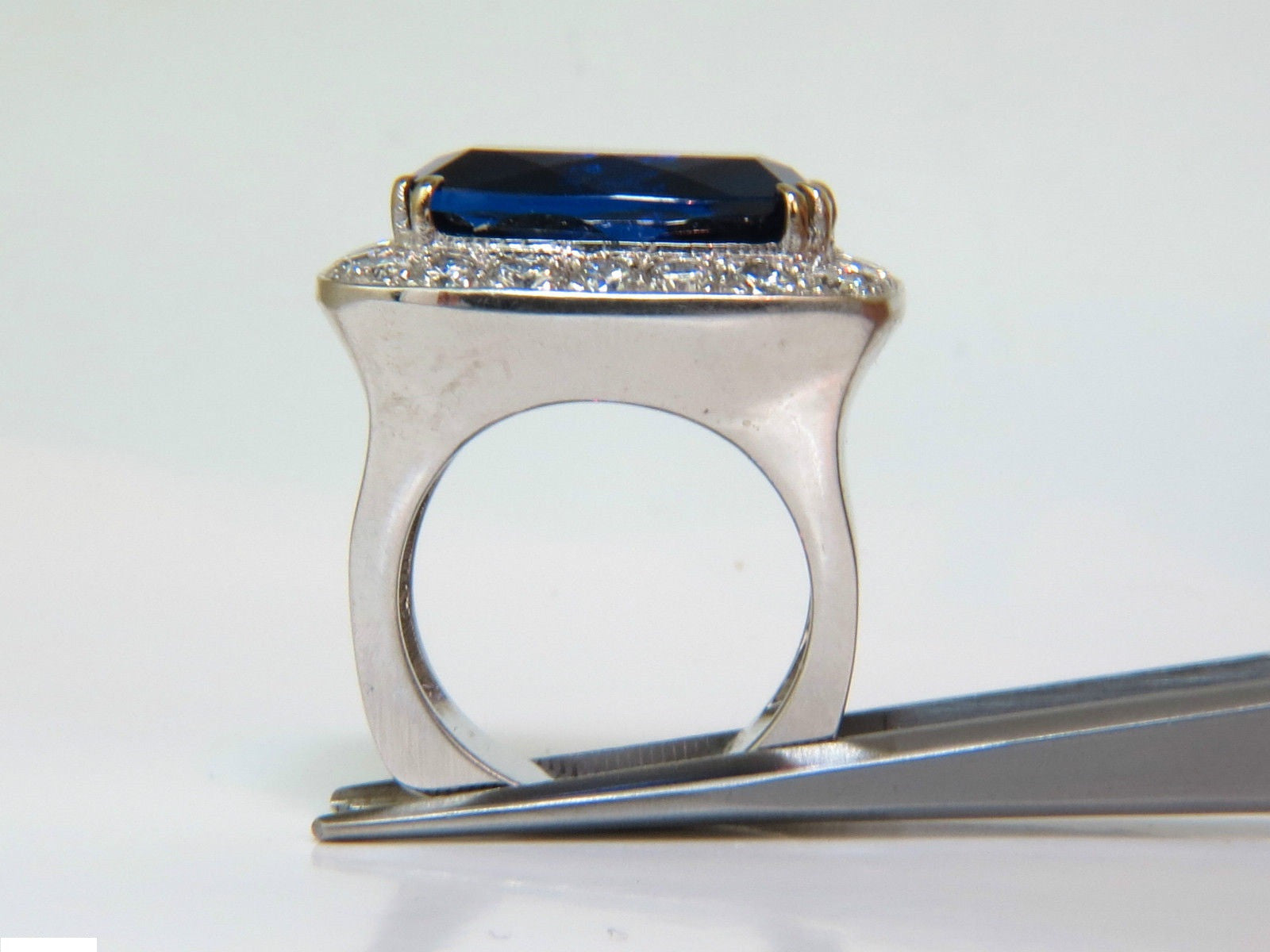 18KT GIA Certified 22.95 Carat Natural Tanzanite & Diamond Engagement Ring - Custom Mounted in 18K Gold - Perfect for Wedding, Anniversary & Special Occasion Gifts