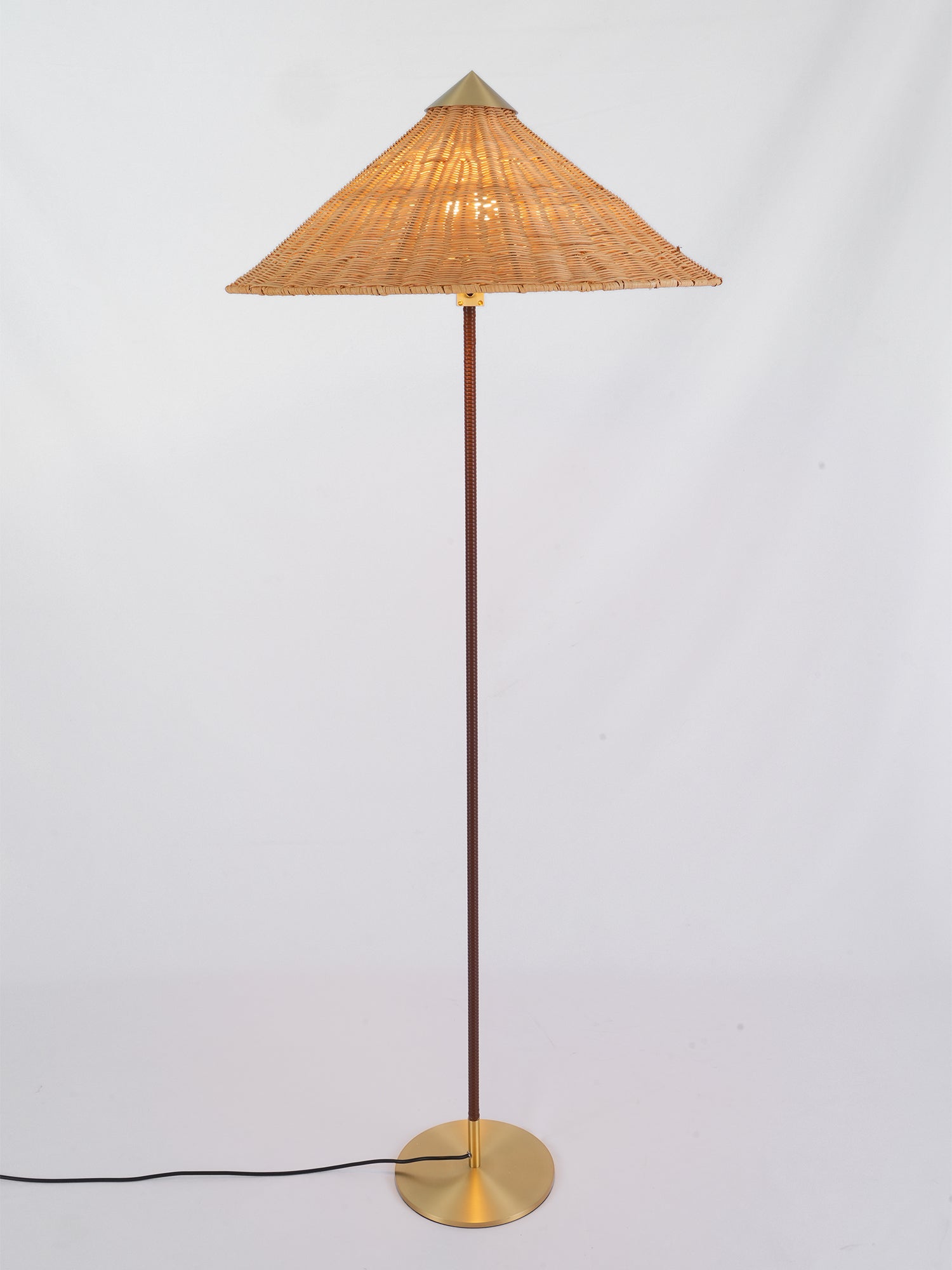 Modern Chinese Hat Floor Lamp - Stylish Rattan Shade for Living Room, Bedroom & Office Decor - Perfect for Cozy Ambiance and Reading Nook Lighting