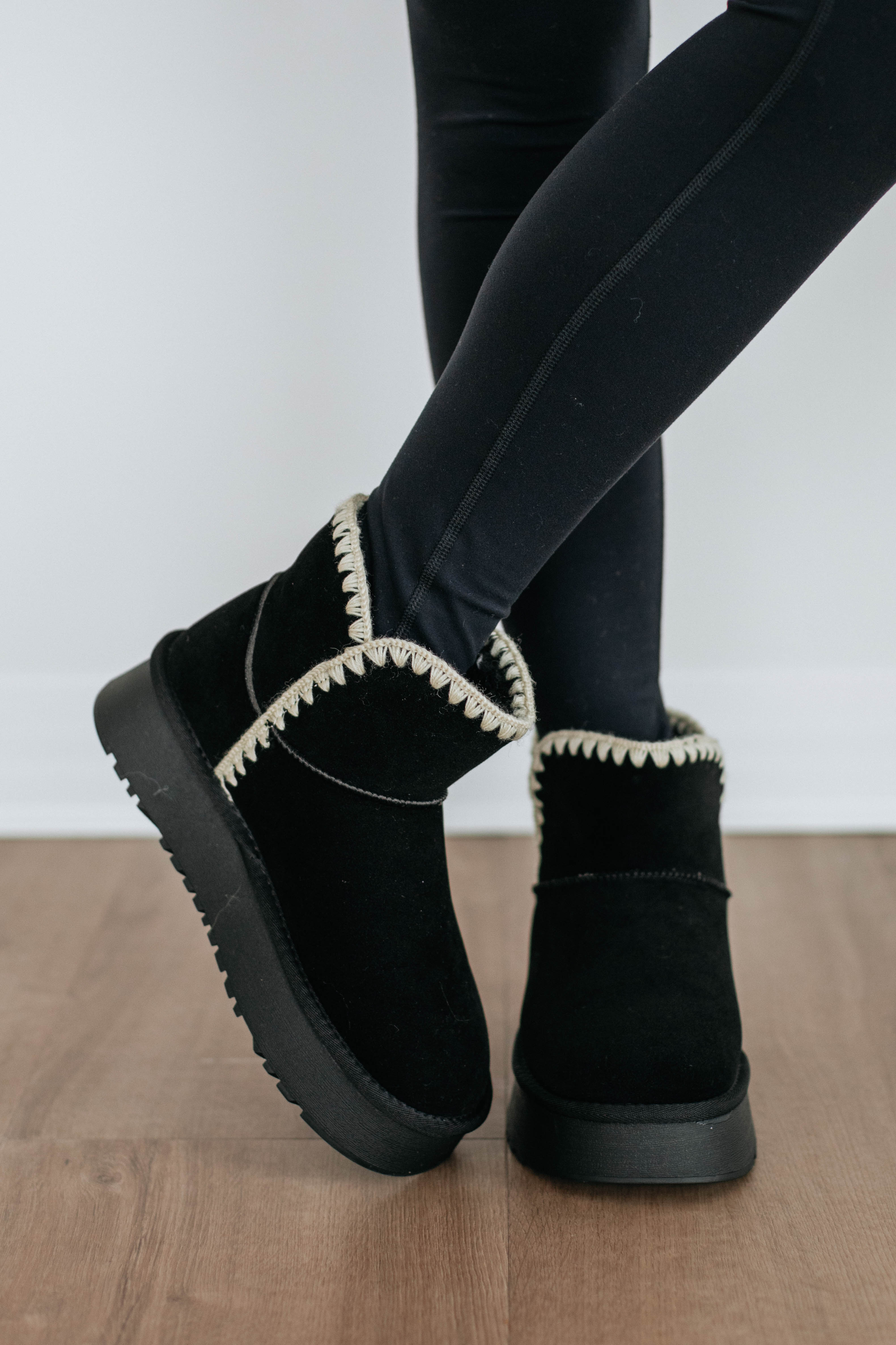 Comfortable Black Winter Boots for Women - Cozy & Warm Slip On Booties for Cold Weather - Perfect for Snow, Hiking, and Outdoor Activities