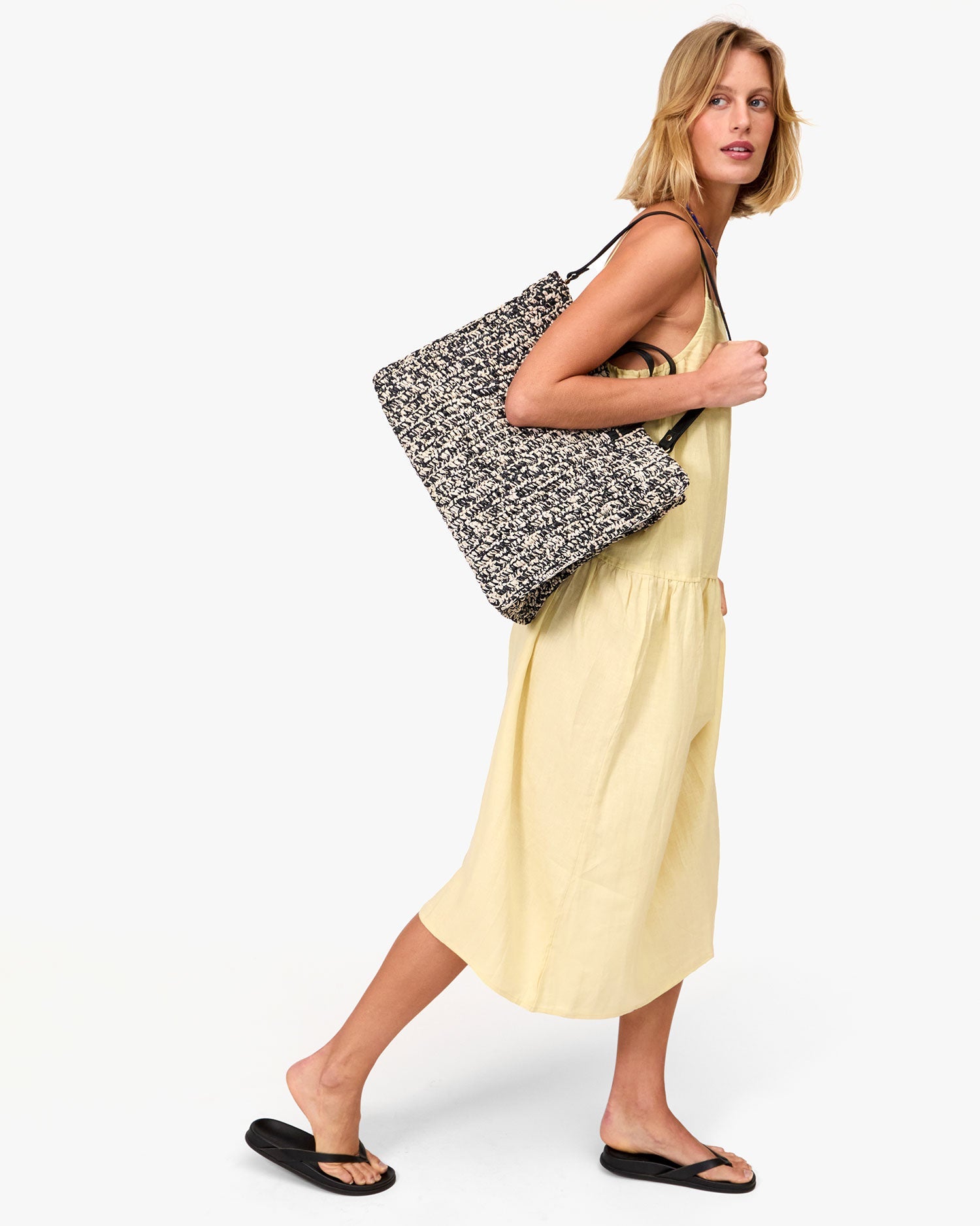 Stylish Summer Tote Bag for Women - Lightweight & Spacious Beach Tote with Pockets - Perfect for Shopping, Travel, and Beach Outings