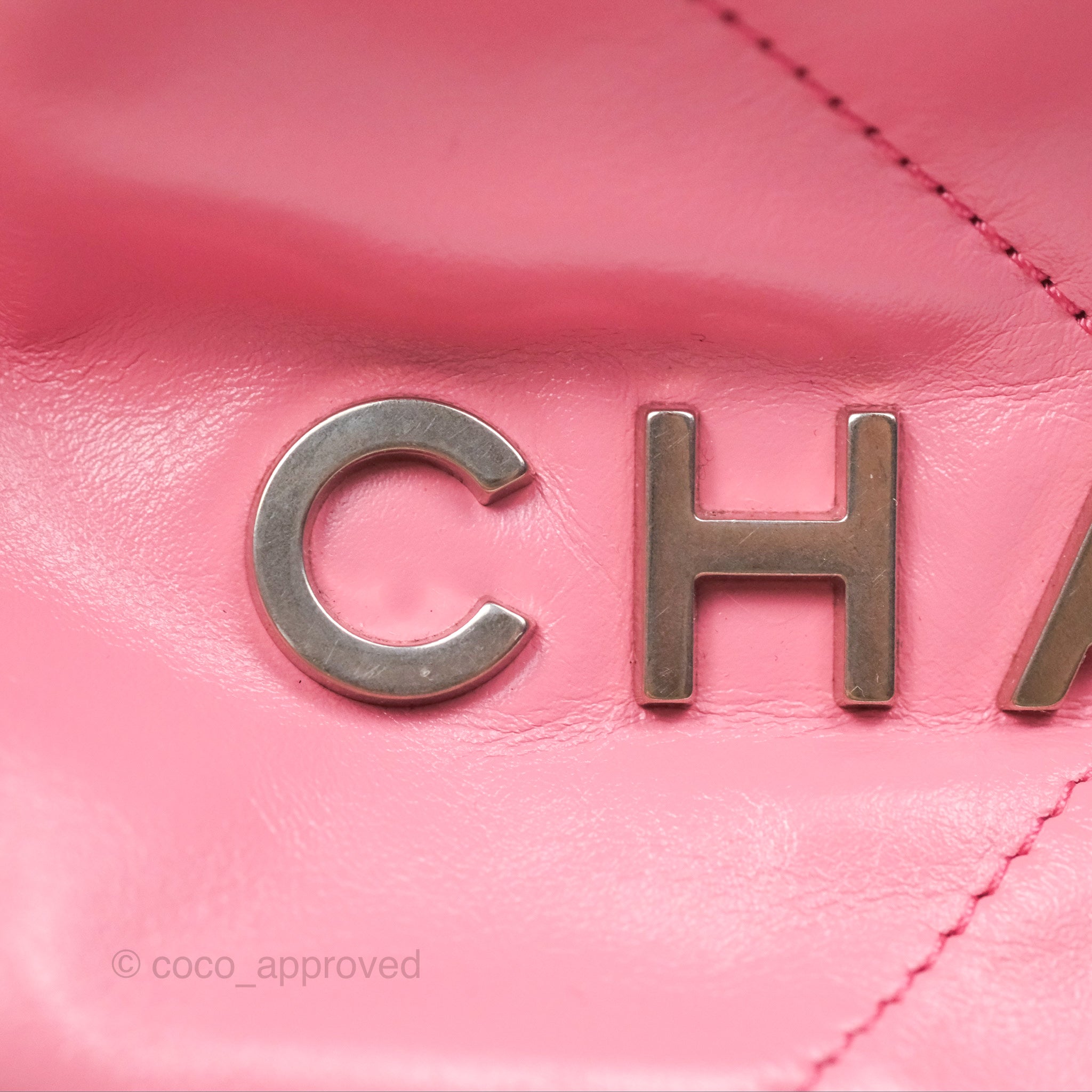 Chanel 22 Mini Bag in Pink Crumpled Calfskin with Aged Silver Hardware - Luxury Crossbody Purse for Women, Perfect for Date Night & Evening Events