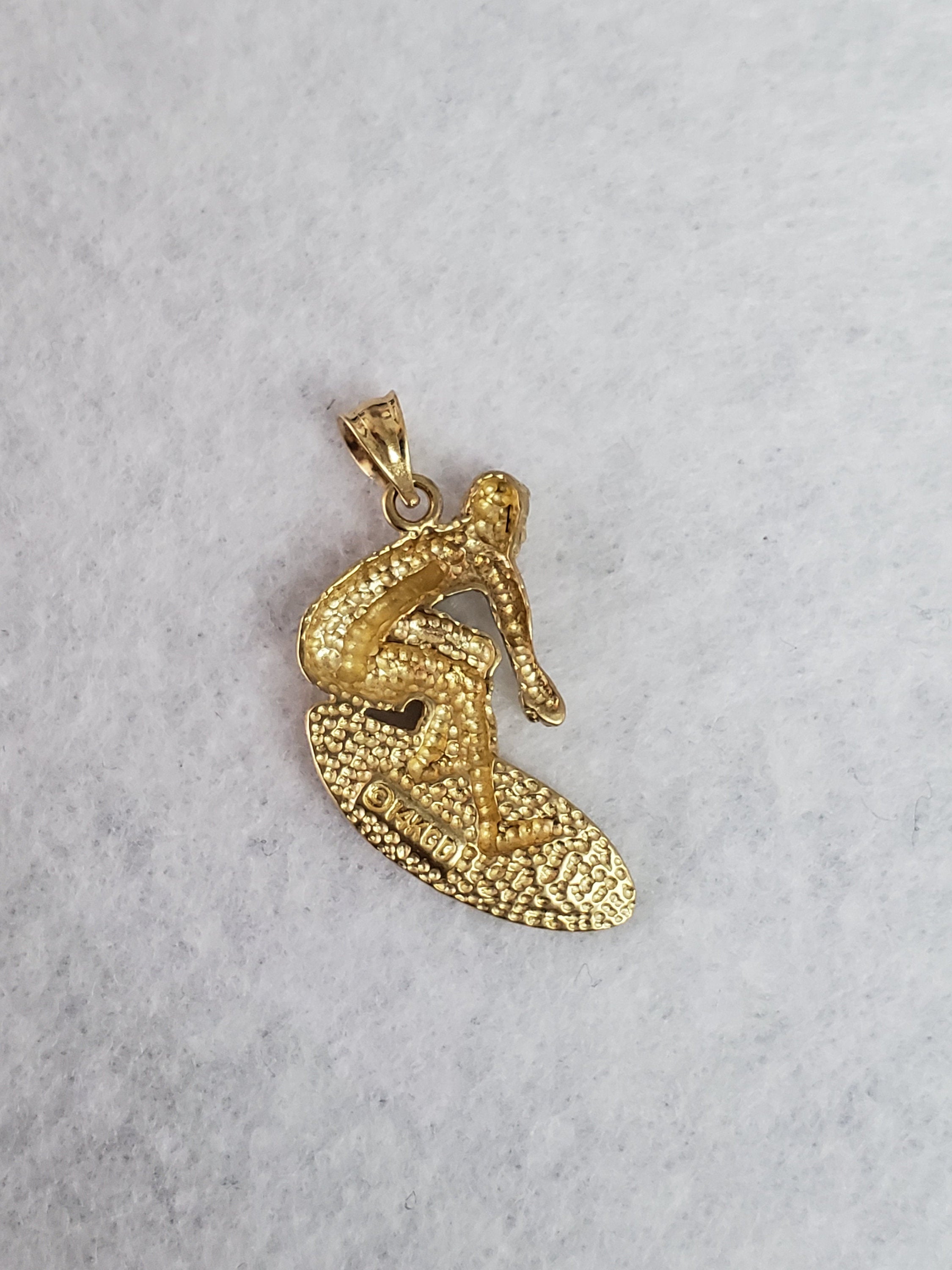 Men's Surfing Diamond Cut Charm Pendant Necklace - Perfect for Beach Lovers & Water Sports Enthusiasts