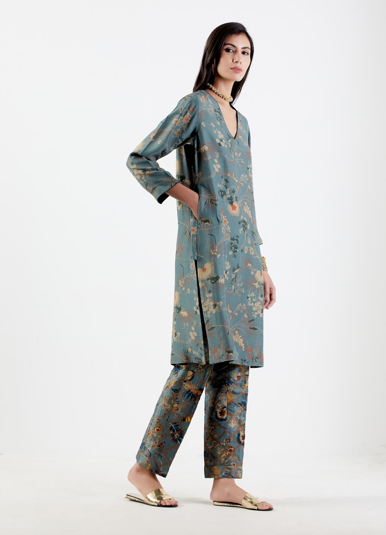 Elegant V Neck Kurta for Women - Premium Muga Satin Fabric - Comfortable & Stylish Indian Ethnic Wear - Perfect for Festivals, Weddings & Special Occasions