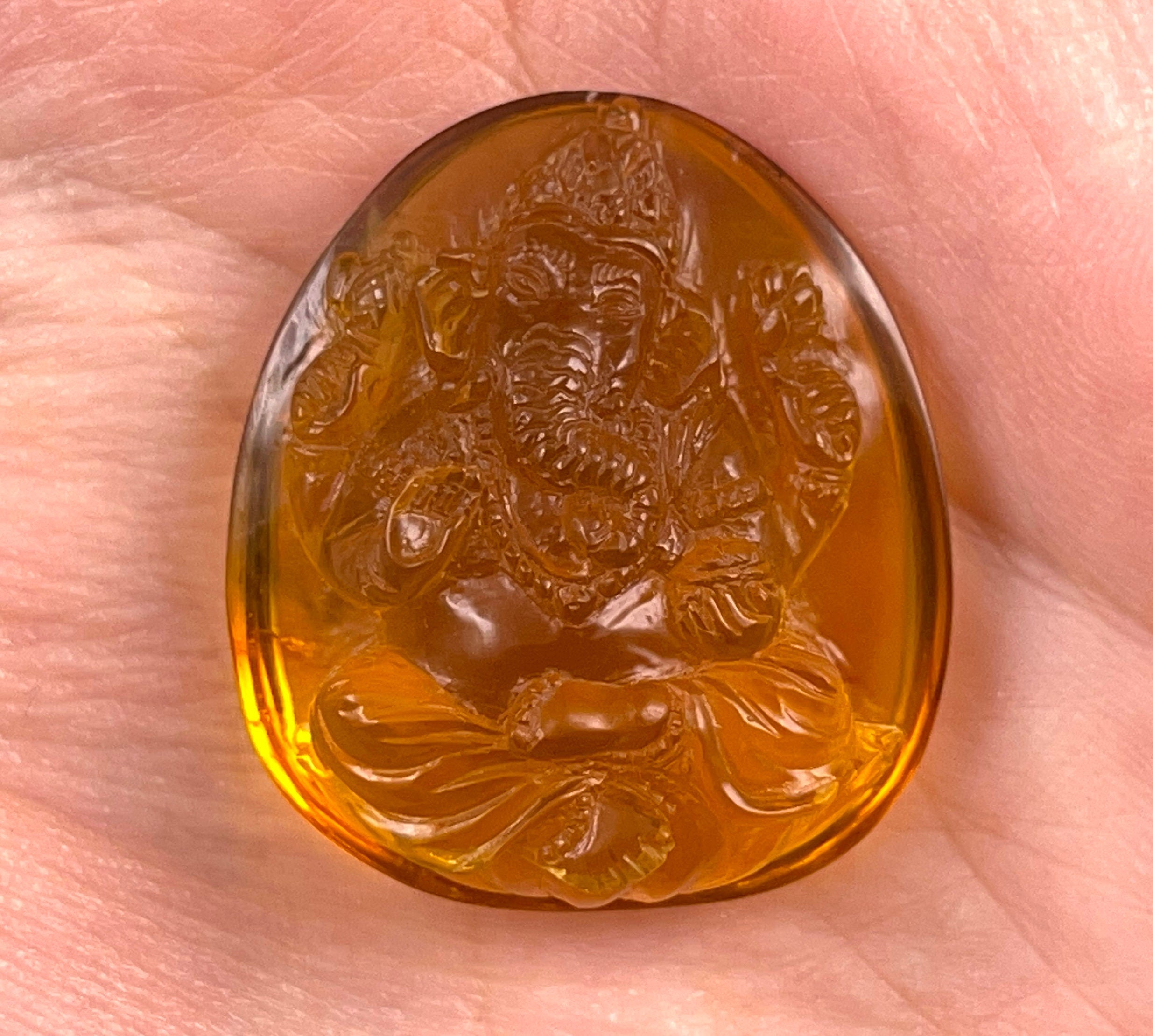 AMBER Crystal Ganesha Statue - Hand Carved Home Decor, Spiritual Healing Crystal Gift for Housewarming, Meditation & Yoga Space - Positive Energy Feng Shui Decor for Living Room & Office