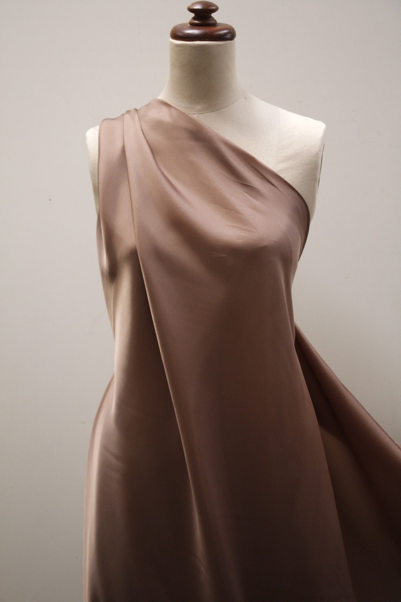 Premium Camello Rayon Lining Fabric - Soft & Breathable Material for Dresses, Skirts & Blouses - Perfect for Summer Fashion & Comfort Wear