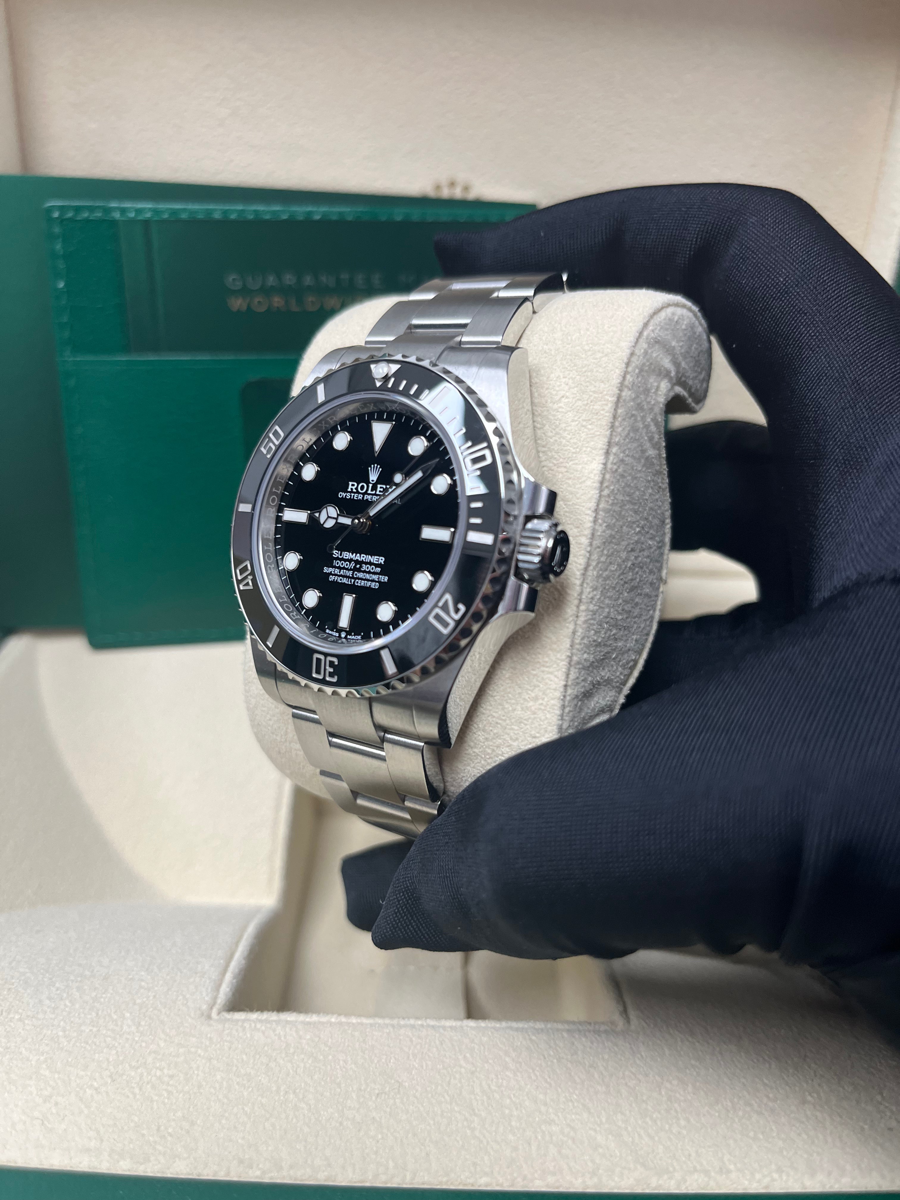 Rolex Submariner No Date 124060 Men's Luxury Watch - Black Dial Stainless Steel Dive Watch for Professional Scuba Diving & Everyday Wear