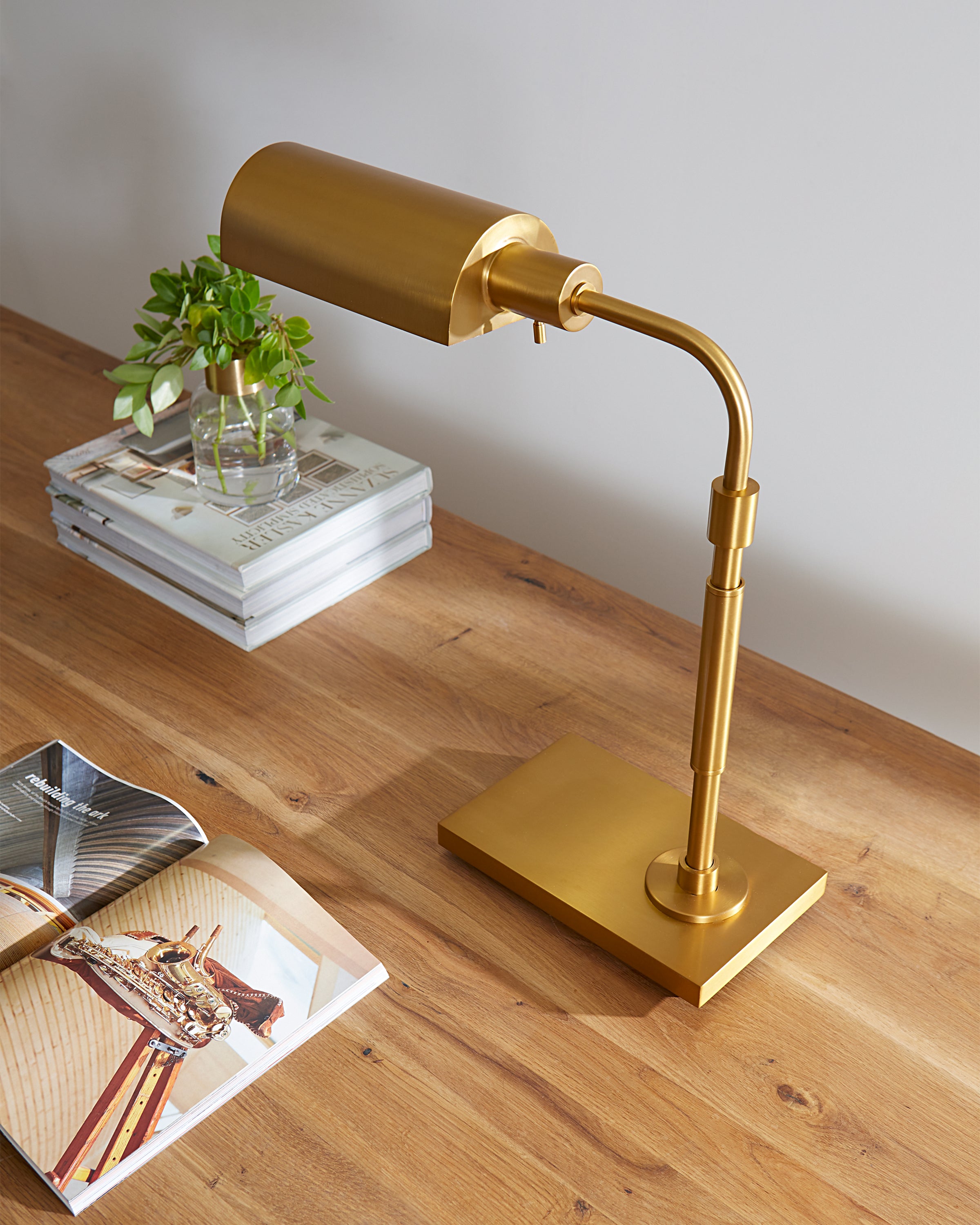 Modern Kenyon Table Lamp - Stylish LED Bedside Lamp for Bedroom, Living Room & Office - Energy Efficient Nightstand Lighting with Adjustable Brightness - Perfect for Reading, Relaxing & Decor