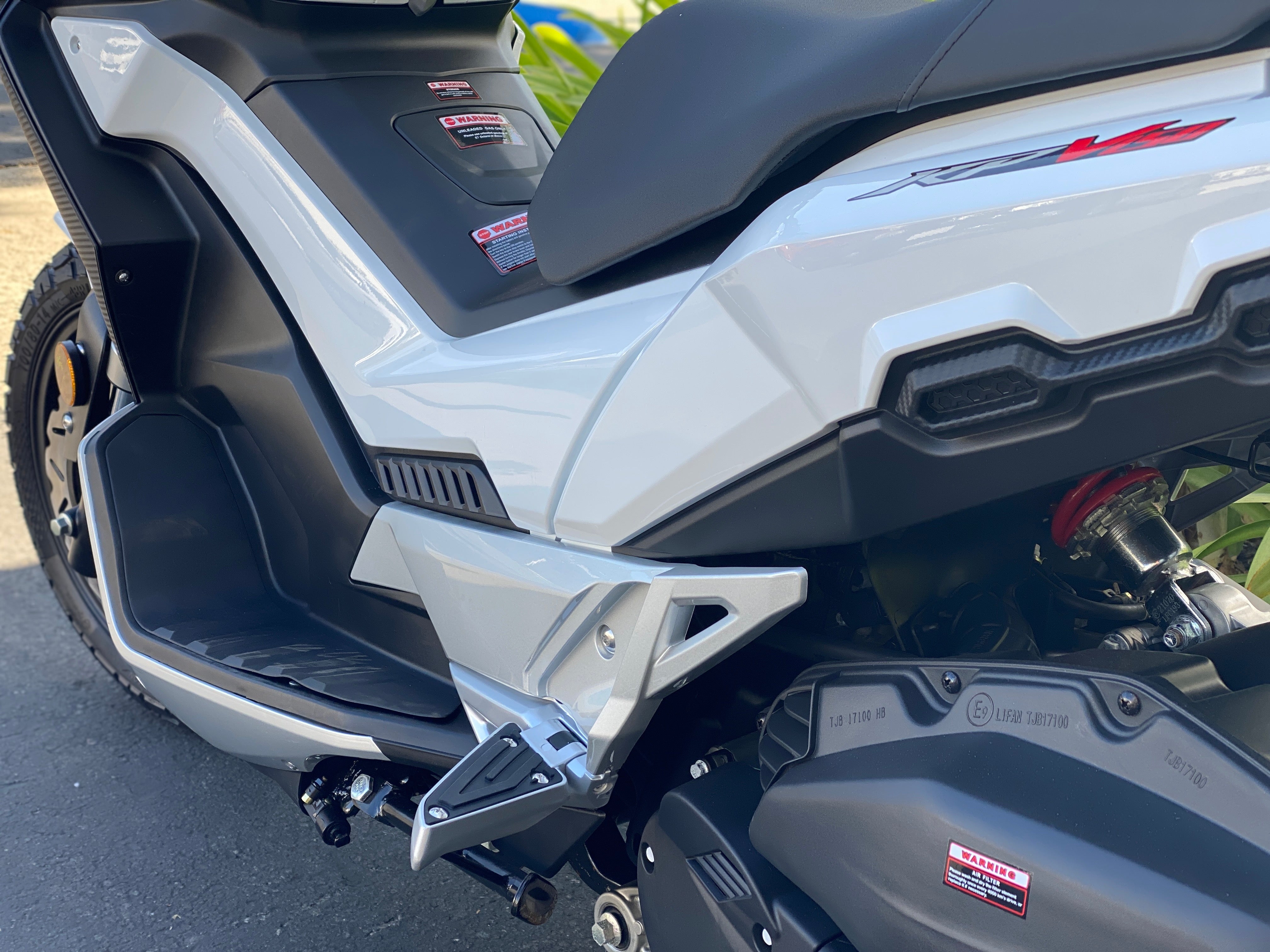 Lifan KPV 150 150cc Fuel Injected Scooter with Automatic Transmission - Perfect for Urban Commuting, Campus Travel & Weekend Adventures
