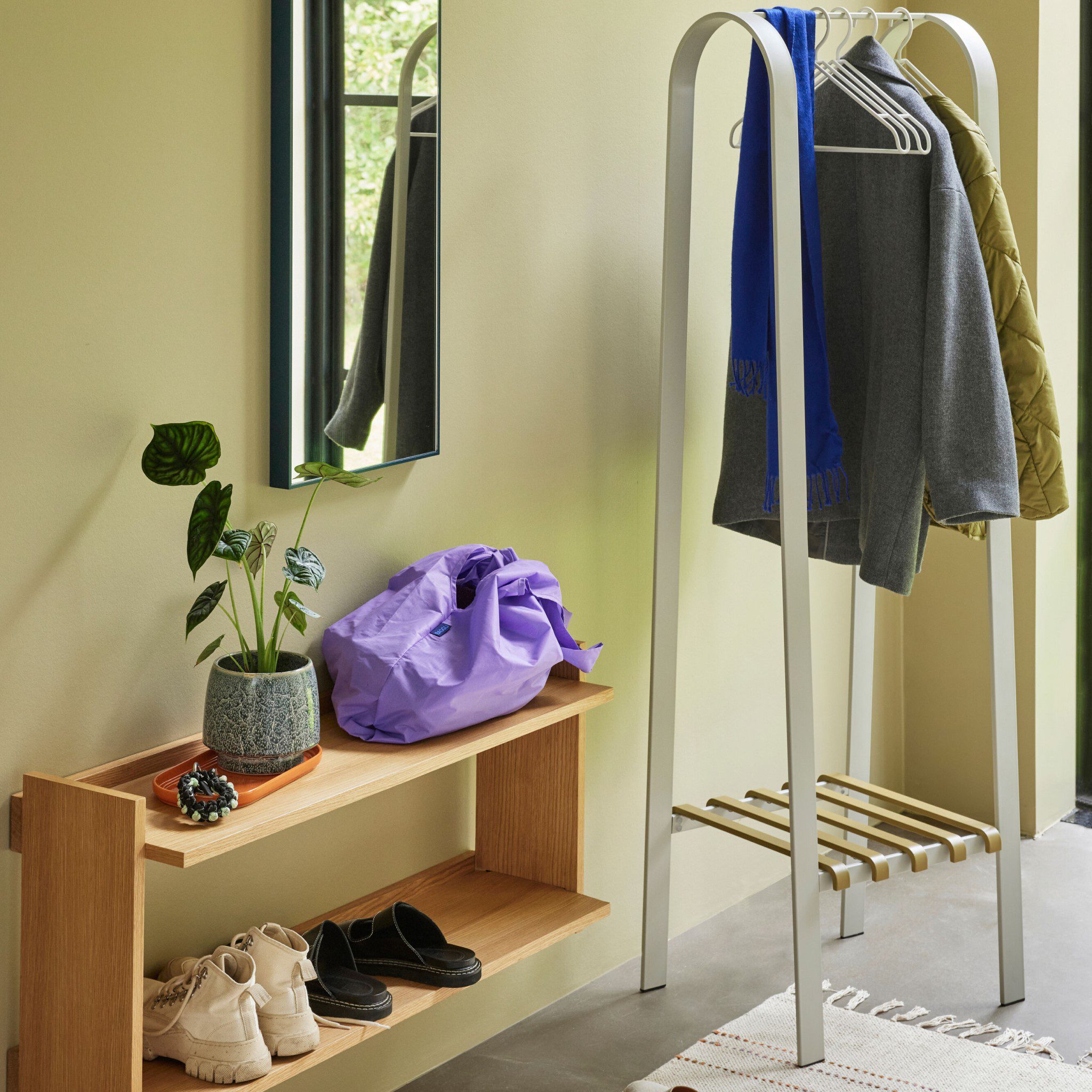 HÜBSCH Sempre Clothing Rack - Grey/Olive Garment Rack with Wheels, Heavy Duty Freestanding Clothes Organizer for Bedroom, Closet, Laundry Room or Retail Store Display