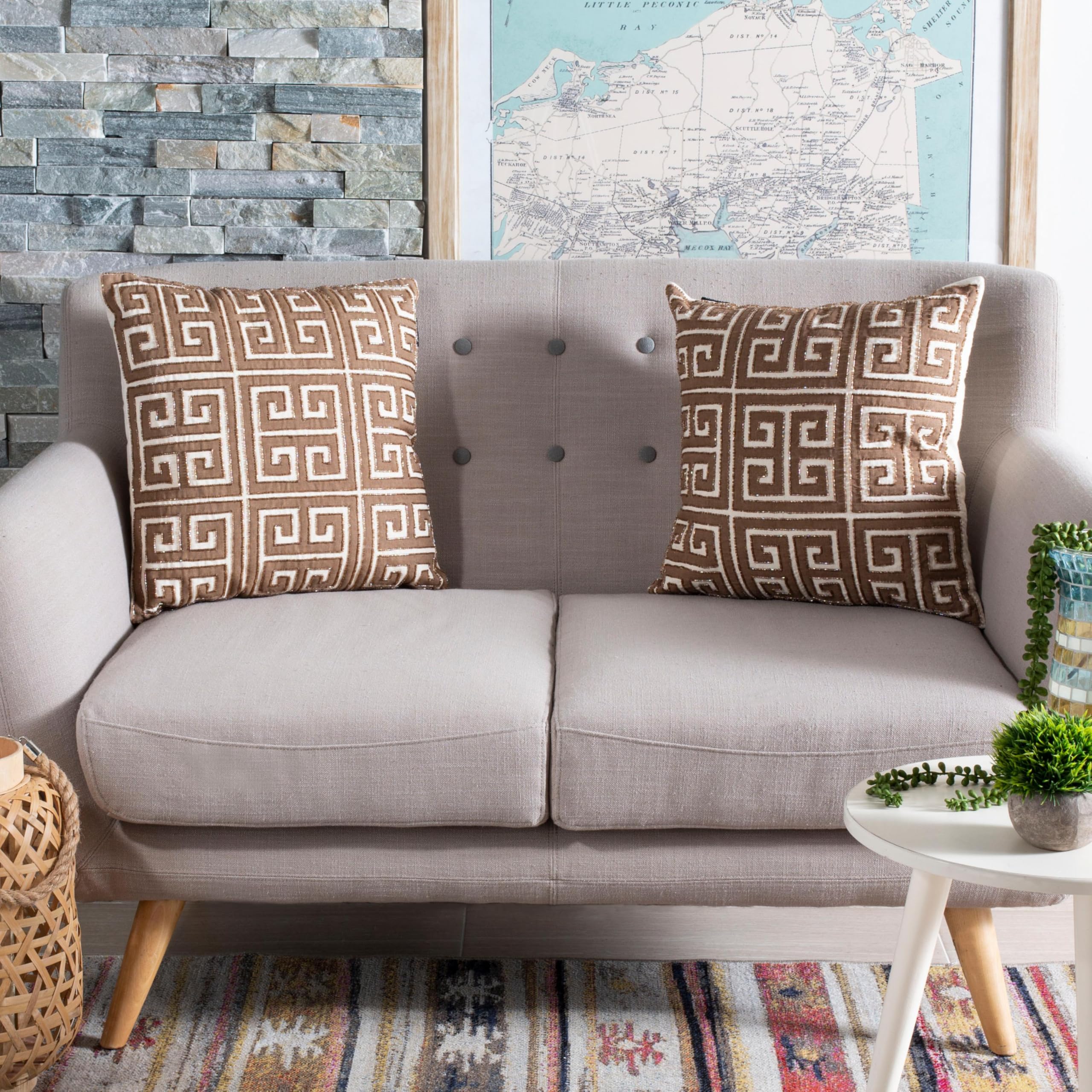 SAFAVIEH Chy Natural Hemp Greek Key Throw Pillows - Set of 2 (18-Inch) for Sofa, Bed & Home Decor - Boho Chic Living Room Accent Pillows