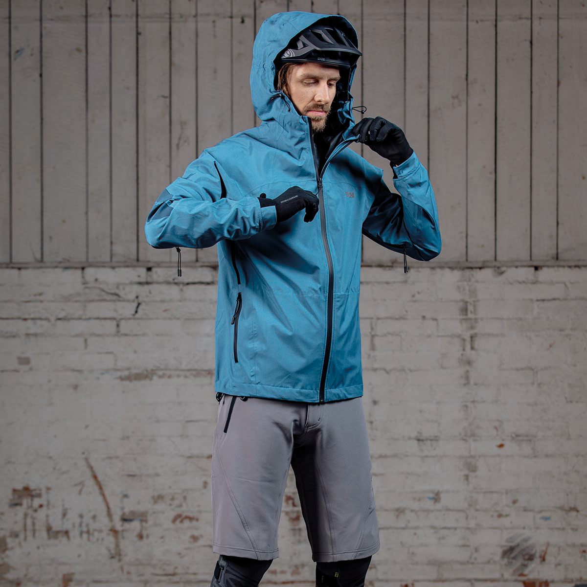 iXS Carve All Weather Jacket - Waterproof Windproof Cycling Jacket for Men & Women - Perfect for Mountain Biking, Commuting & Outdoor Adventures