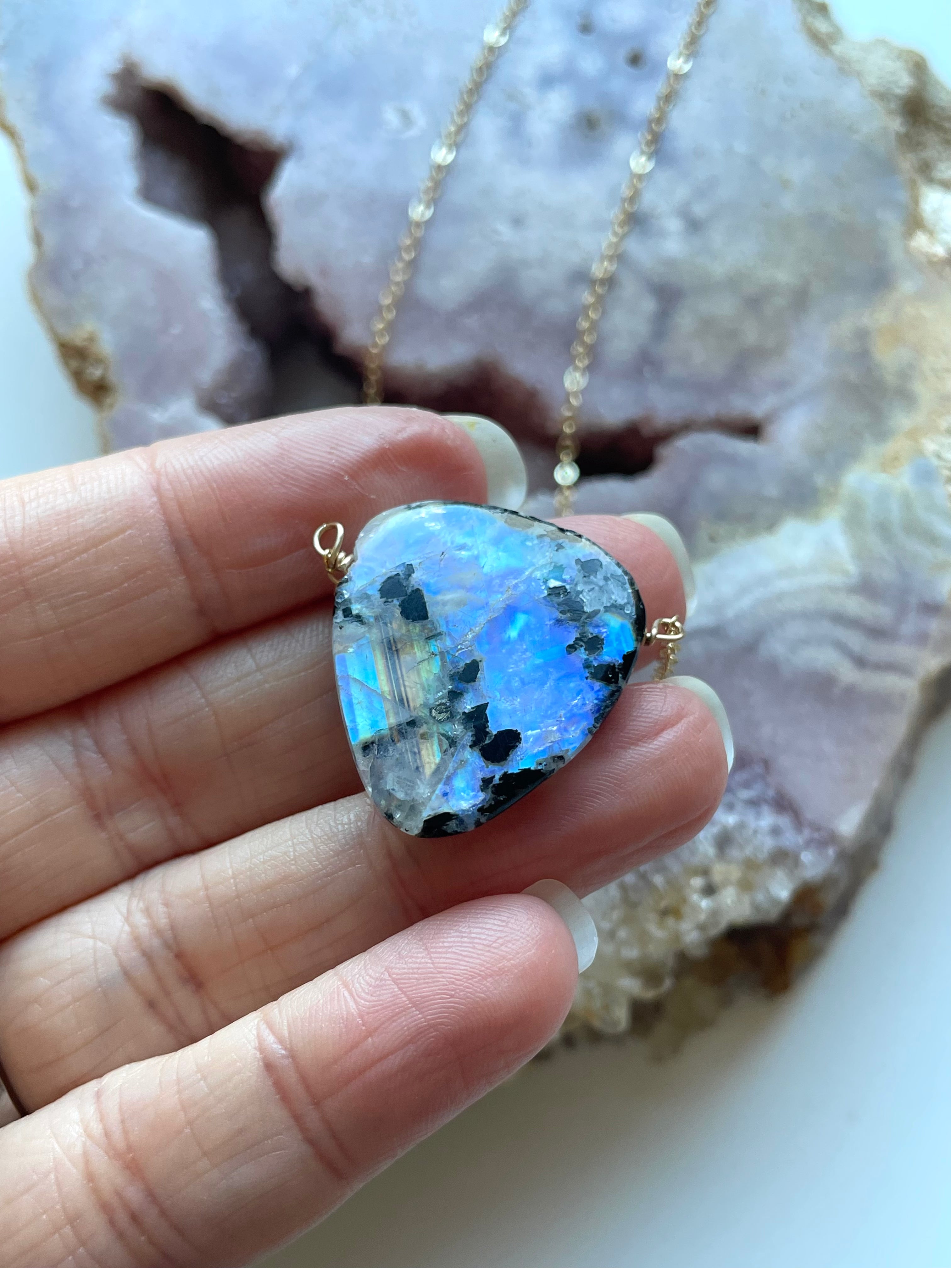 Moonstone Pendant Necklace - 14K Gold Filled Jewelry for Women - Elegant Healing Crystal Necklace for Everyday Wear & Special Occasions