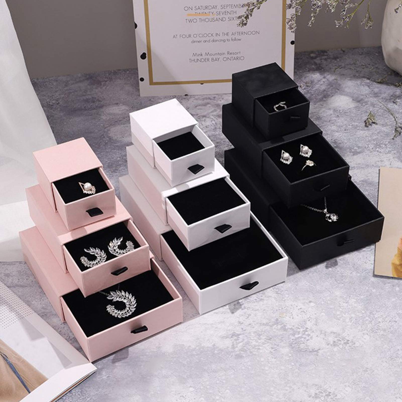 Hemoton 5-Piece White Cardboard Jewelry Gift Box Set with Pillowcase - Perfect for Necklaces, Rings, Earrings & Wedding Party Favors