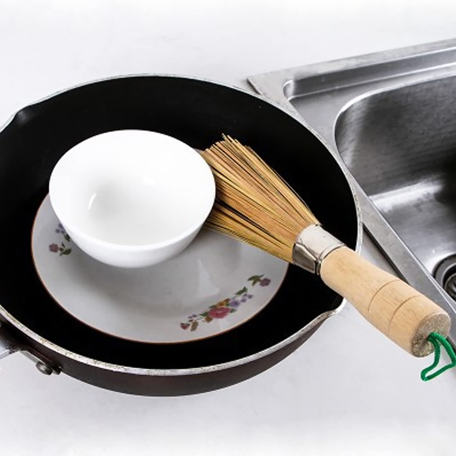 Bamboo Dish Brush with Long Handle - Eco-Friendly Kitchen Scrubber for Pots, Pans & Dishes - Strong Cleaning Power for Tough Stains - Perfect for Daily Dishwashing and Kitchen Cleaning