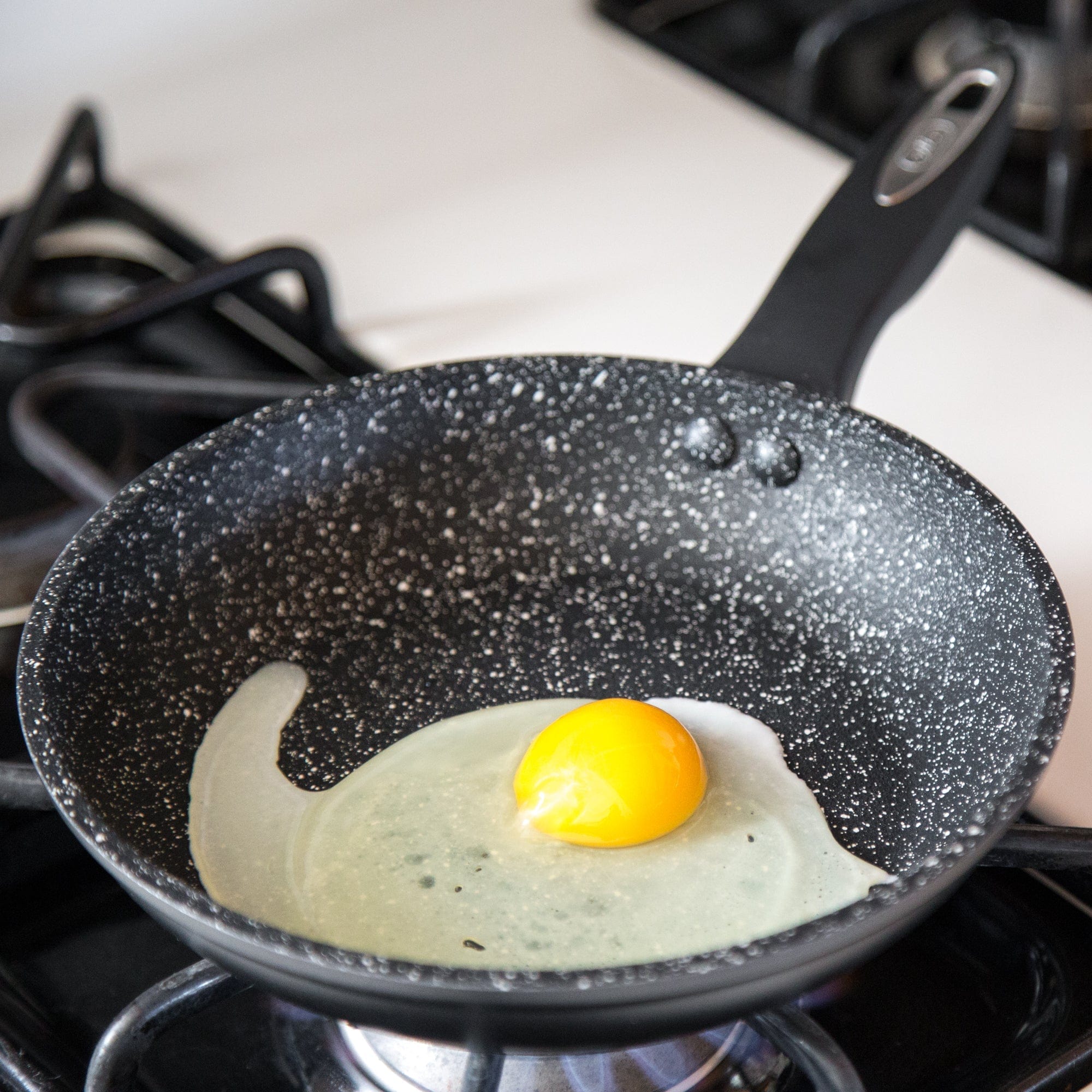 Zyliss Ultimate Nonstick Fry Pan 11 Inch - PFOA-Free Non-Stick Skillet for Healthy Cooking, Omelets & Pancakes - Perfect for Gas, Electric & Induction Stovetops - Dishwasher Safe & Oven Safe to 500°F