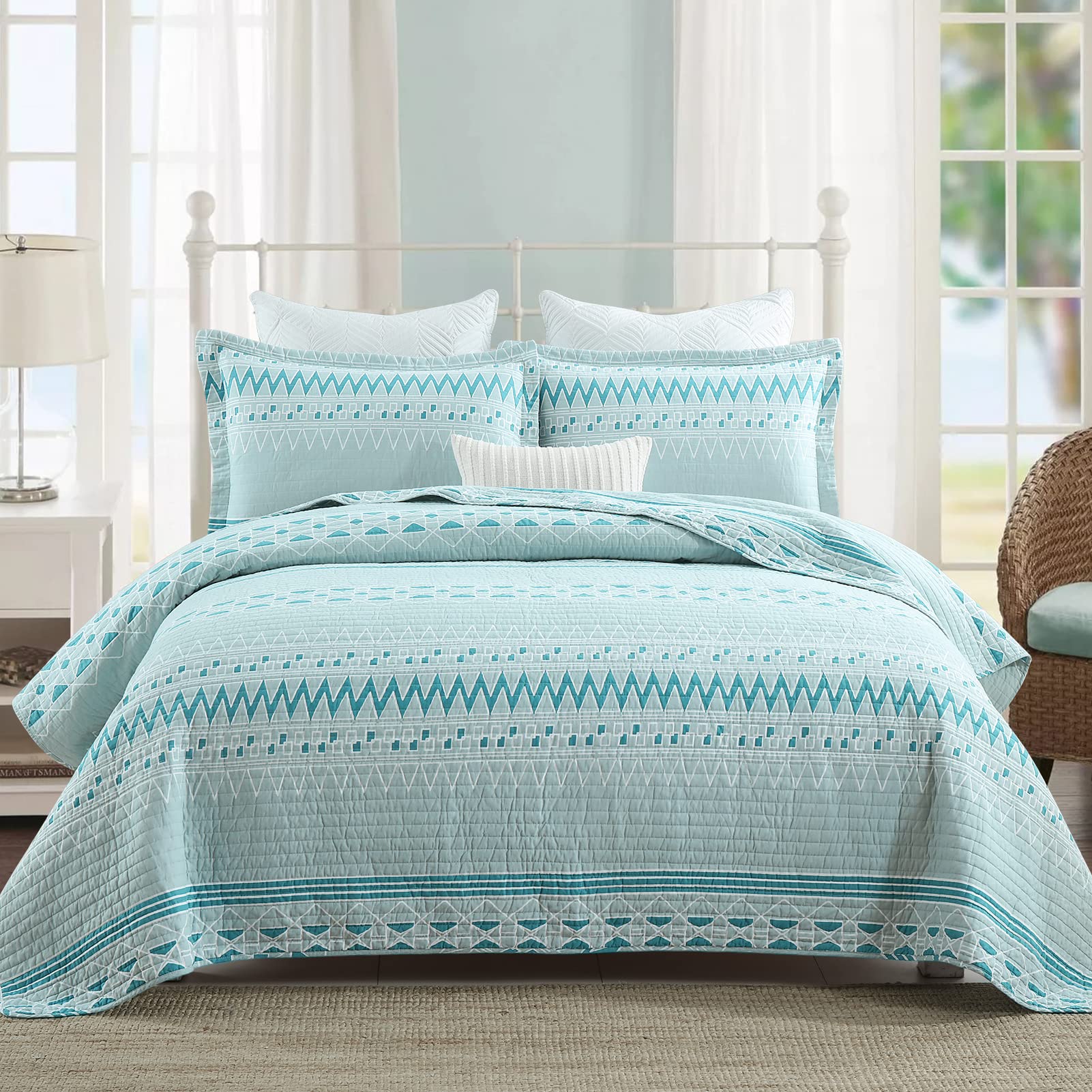 Y-PLWOMEN 100% Cotton Queen Size Quilt Set - Grey Blue Geometric Striped Lightweight Bedspread | 3-Piece All Season Soft Quilt for Bedroom Decor & Guest Room Comfort