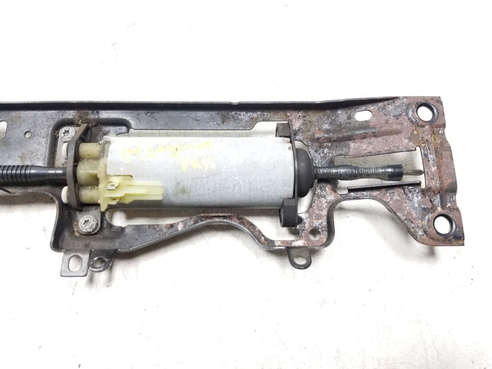 Original Porsche Cayenne Front Passenger Seat Adjustment Motor - 3PCS OEM Replacement Part for 2004-2006 Models | Perfect for Seat Repair & Comfort Upgrade