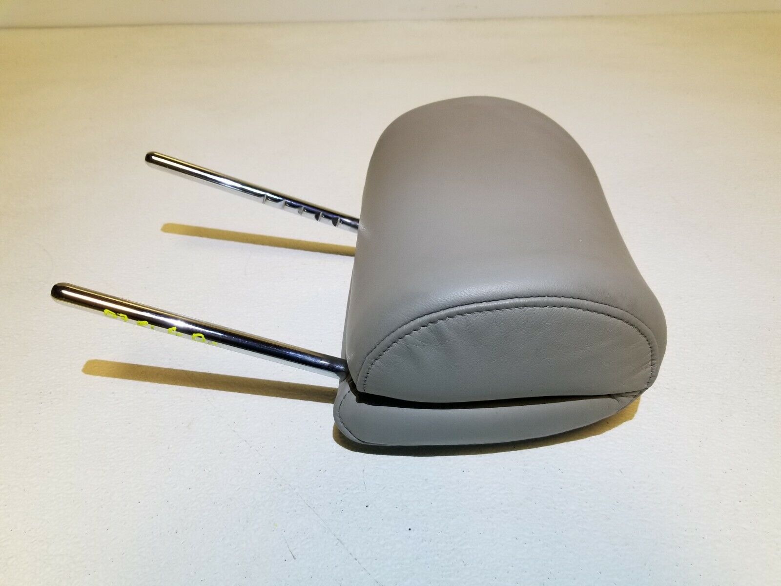 Original & Aftermarket 05-08 Acura RL Front Driver Seat Headrest - OEM Replacement Part for Comfort & Safety - Perfect for Car Upgrades & Repairs