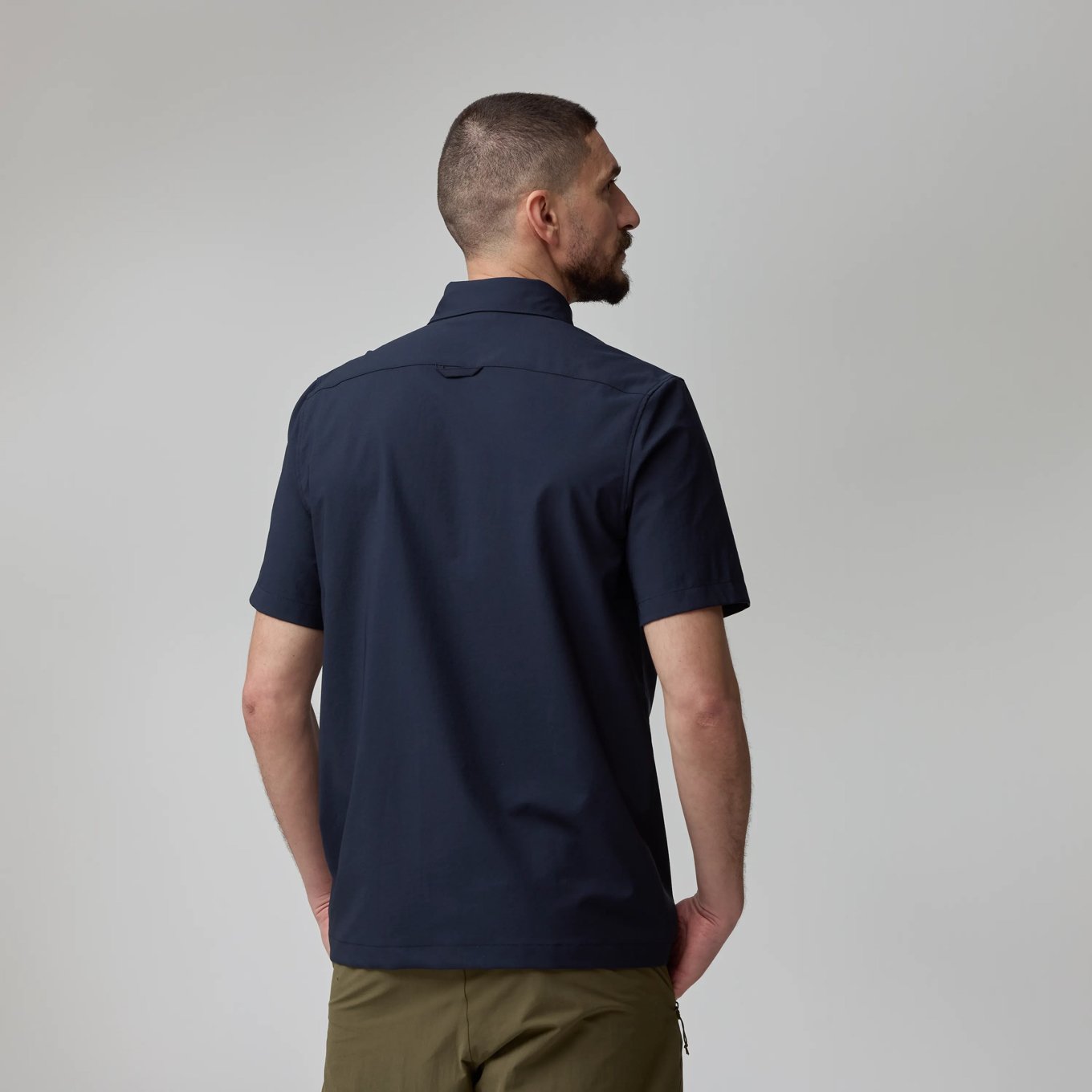 Fjallraven High Coast Pack Short Sleeve Shirt for Men - Lightweight, Quick-Dry Hiking & Outdoor Travel Shirt
