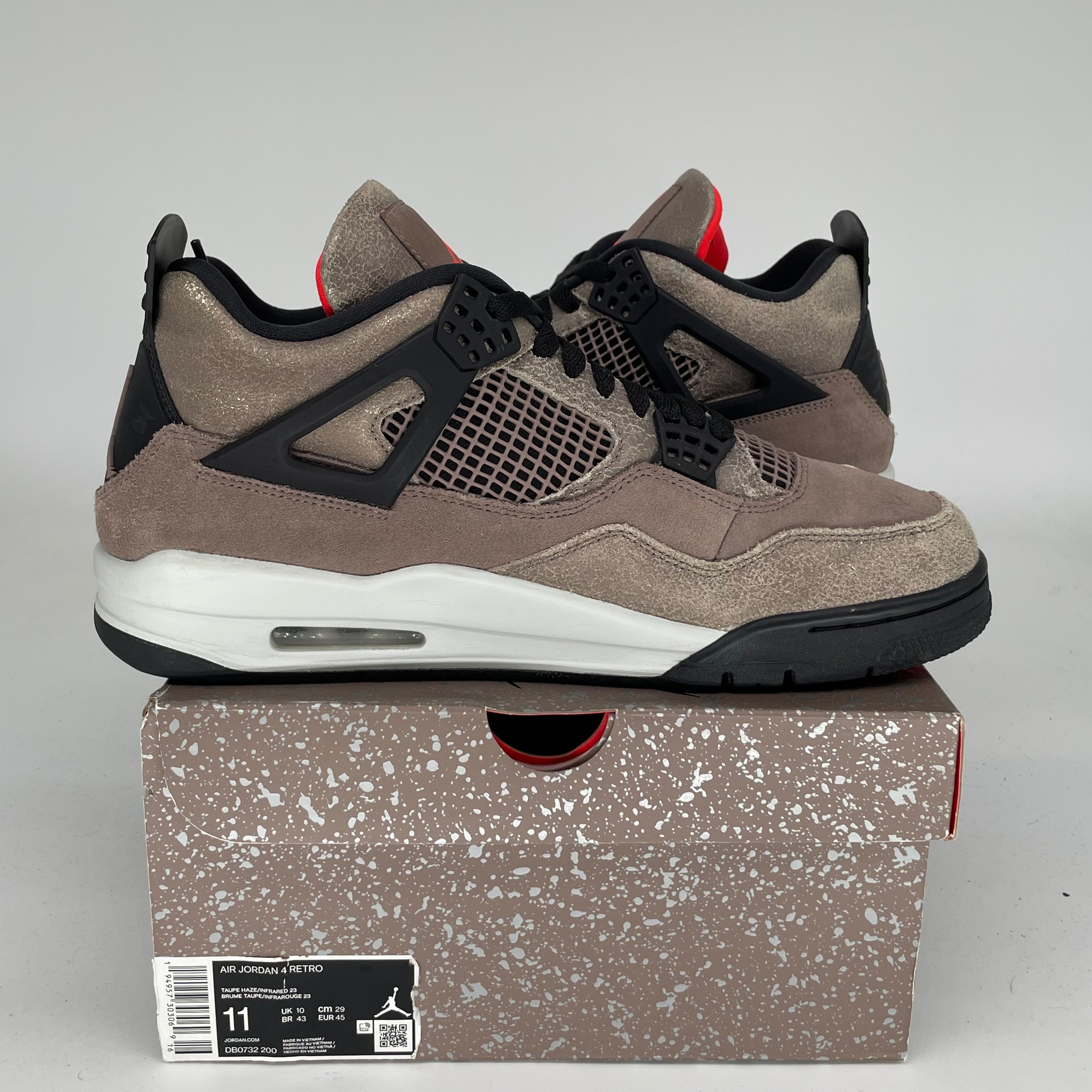 Original Title: AIR JORDAN 4 TAUPE HAZE SIZE 11 DB0732 200   Optimized Title: **Air Jordan 4 Retro 