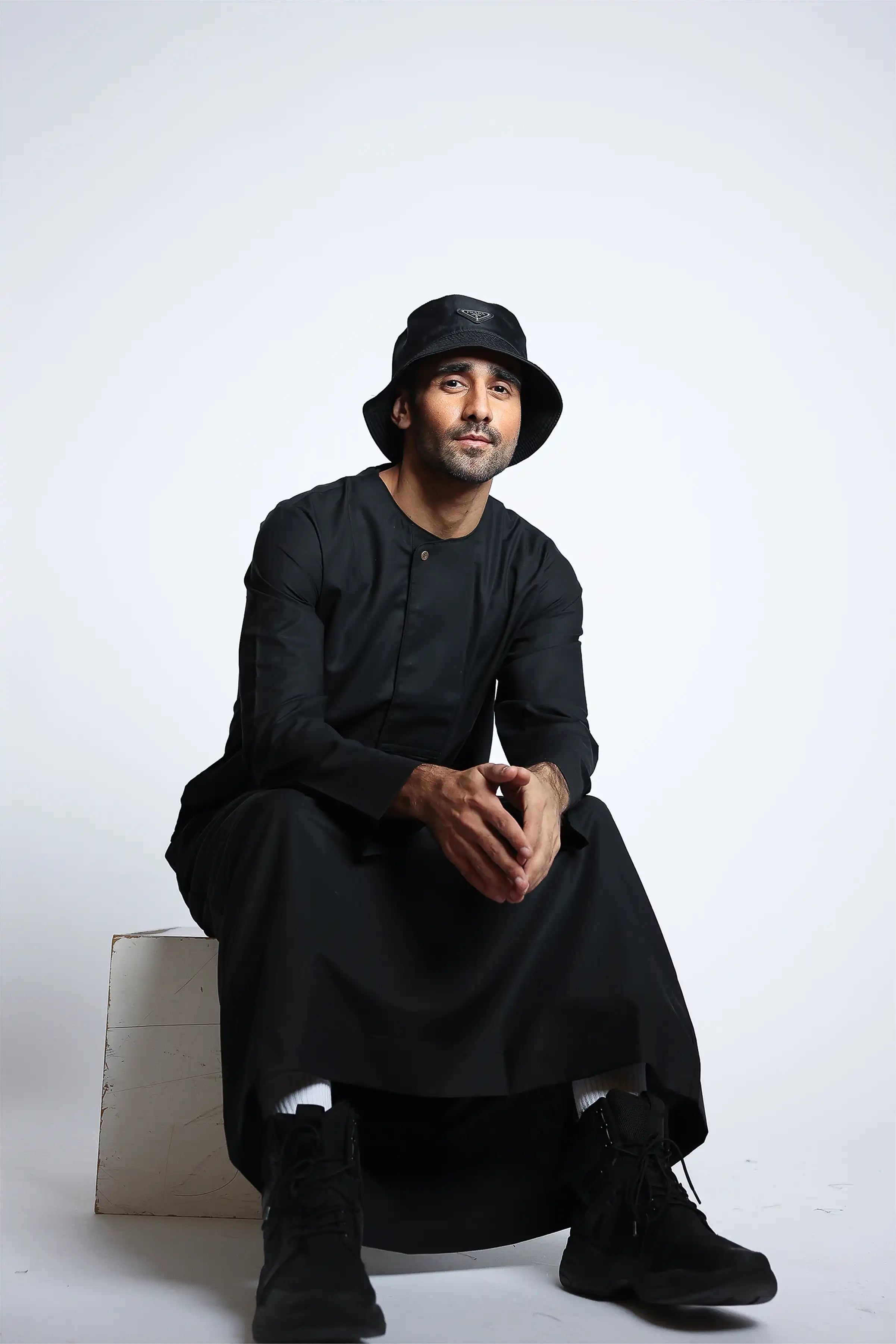 Premium J144 Caviar Piping Thobe - Elegant Embroidered Islamic Robe for Men - Perfect for Eid, Ramadan & Special Occasions