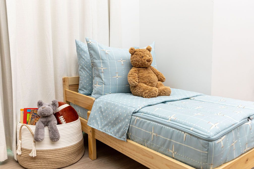 Take Flight Zipper Bedding Set - Soft & Breathable Comforter Cover with Zipper Closure for Easy Washing | Perfect for Kids Rooms, Guest Beds & Dorm Decor