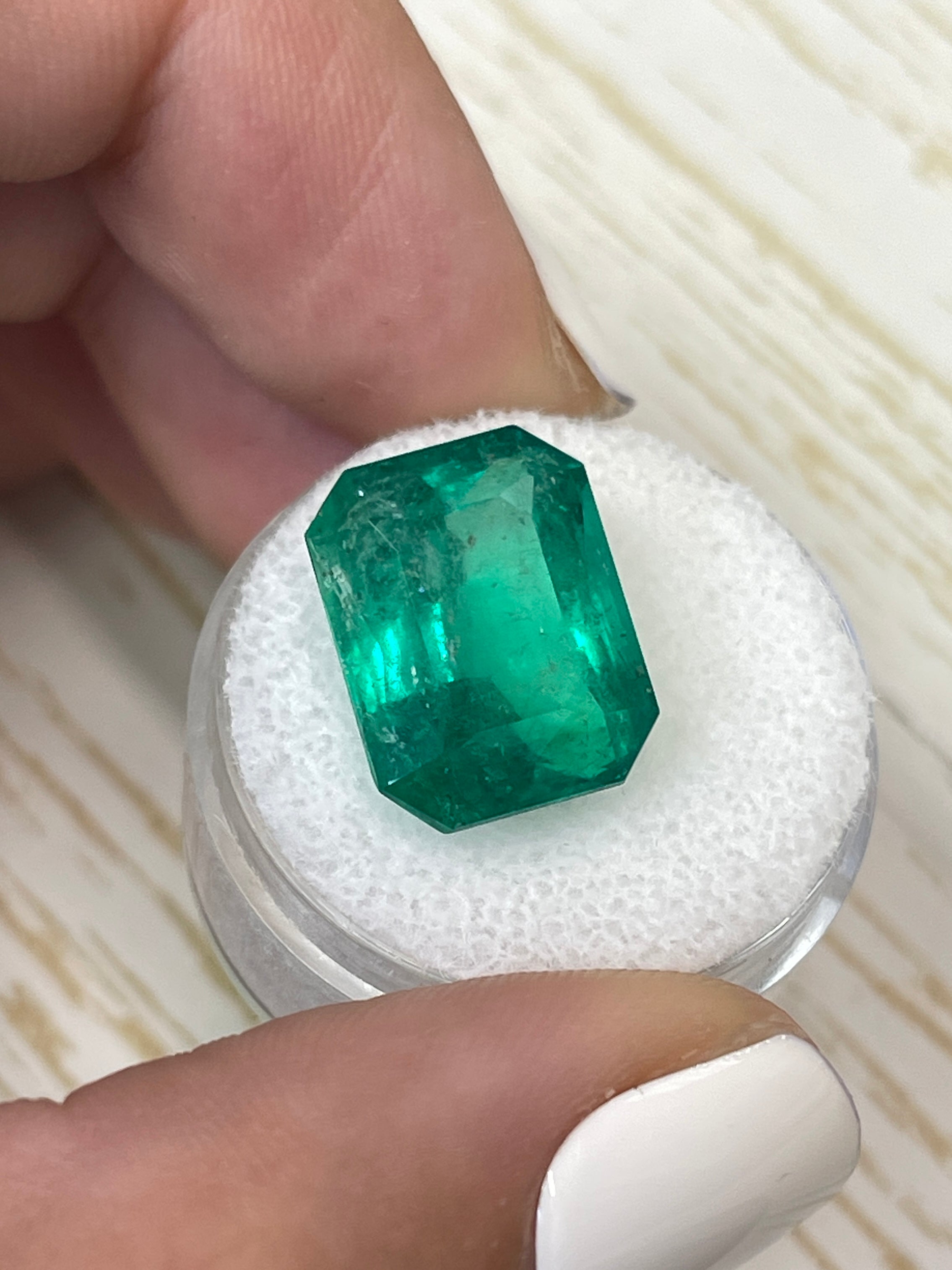 11.52 Carat GIA Certified Natural Colombian Emerald - 15.5x12mm Emerald Cut Loose Gemstone for Jewelry Making & Engagement Rings