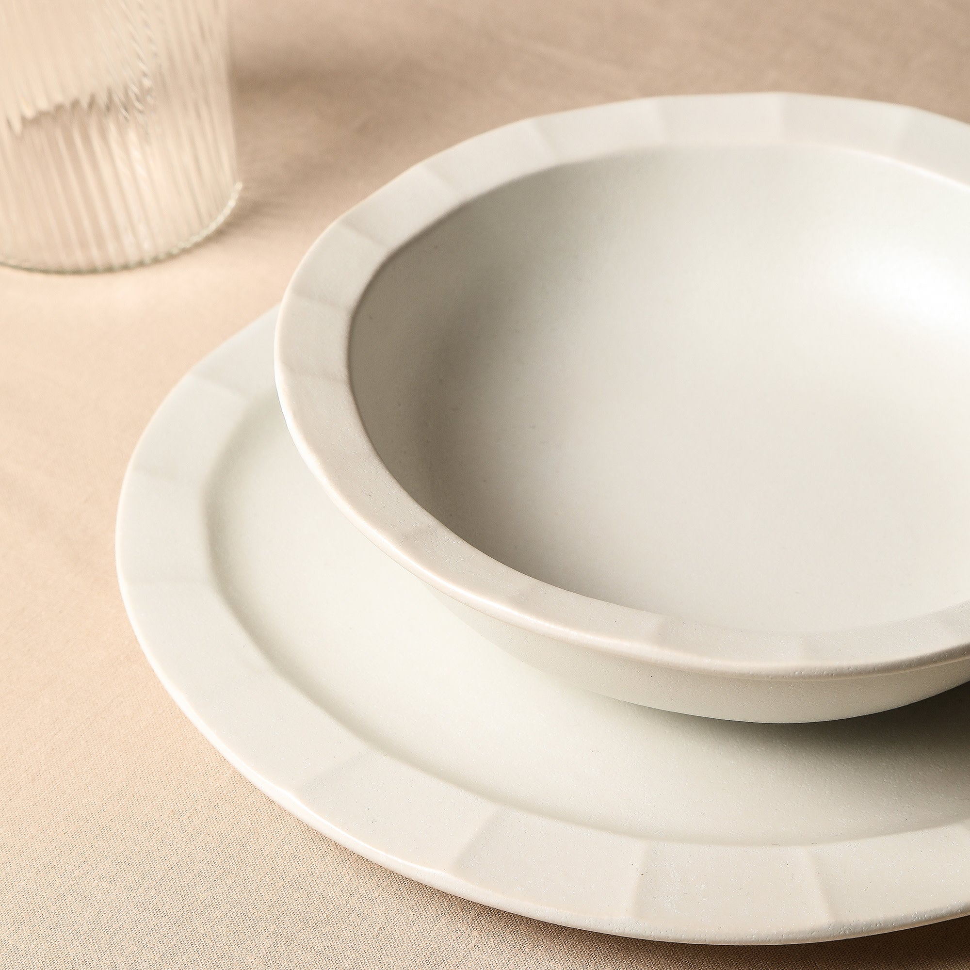 Oasis Stoneware Salad Plate - White Ceramic Dinner Plate for Salads, Appetizers & Desserts - Perfect for Home Dining, Parties & Restaurants